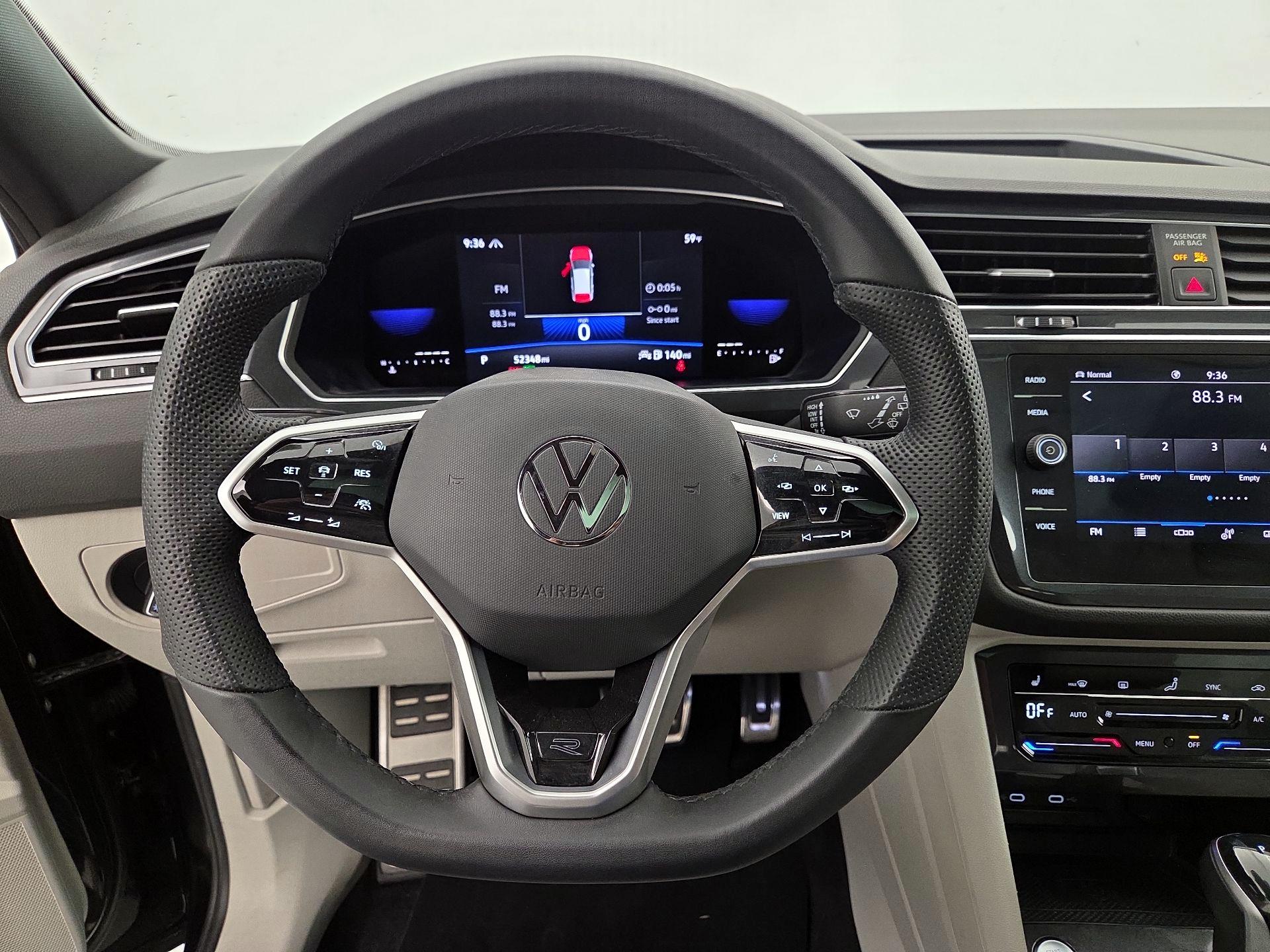 Thumbnail: 2022 Volkswagen Tiguan - 10