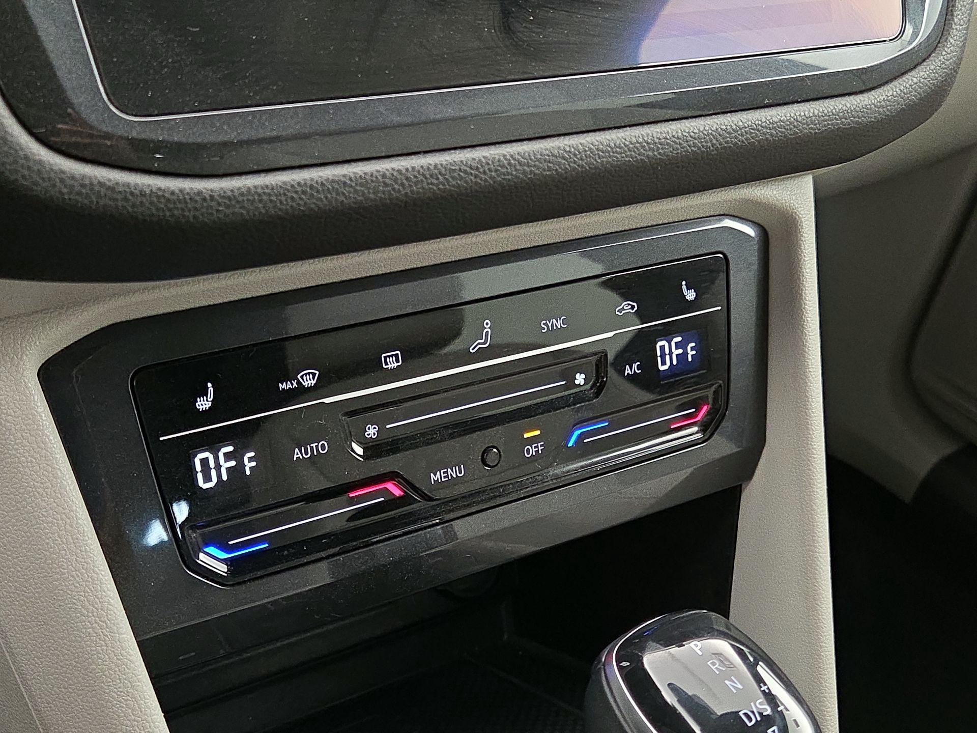 Thumbnail: 2022 Volkswagen Tiguan - 16