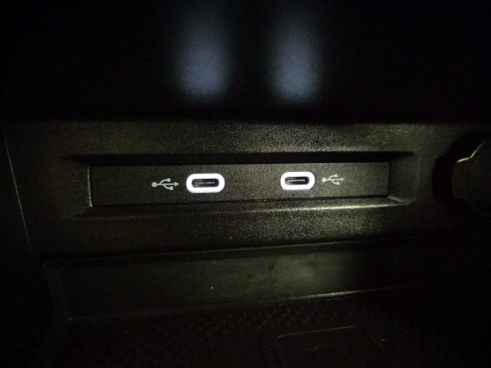 Thumbnail: 2022 Volkswagen Tiguan - 18