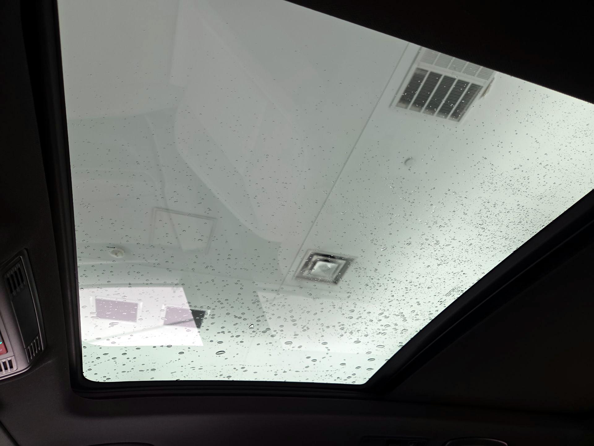 Thumbnail: 2022 Volkswagen Tiguan - 19