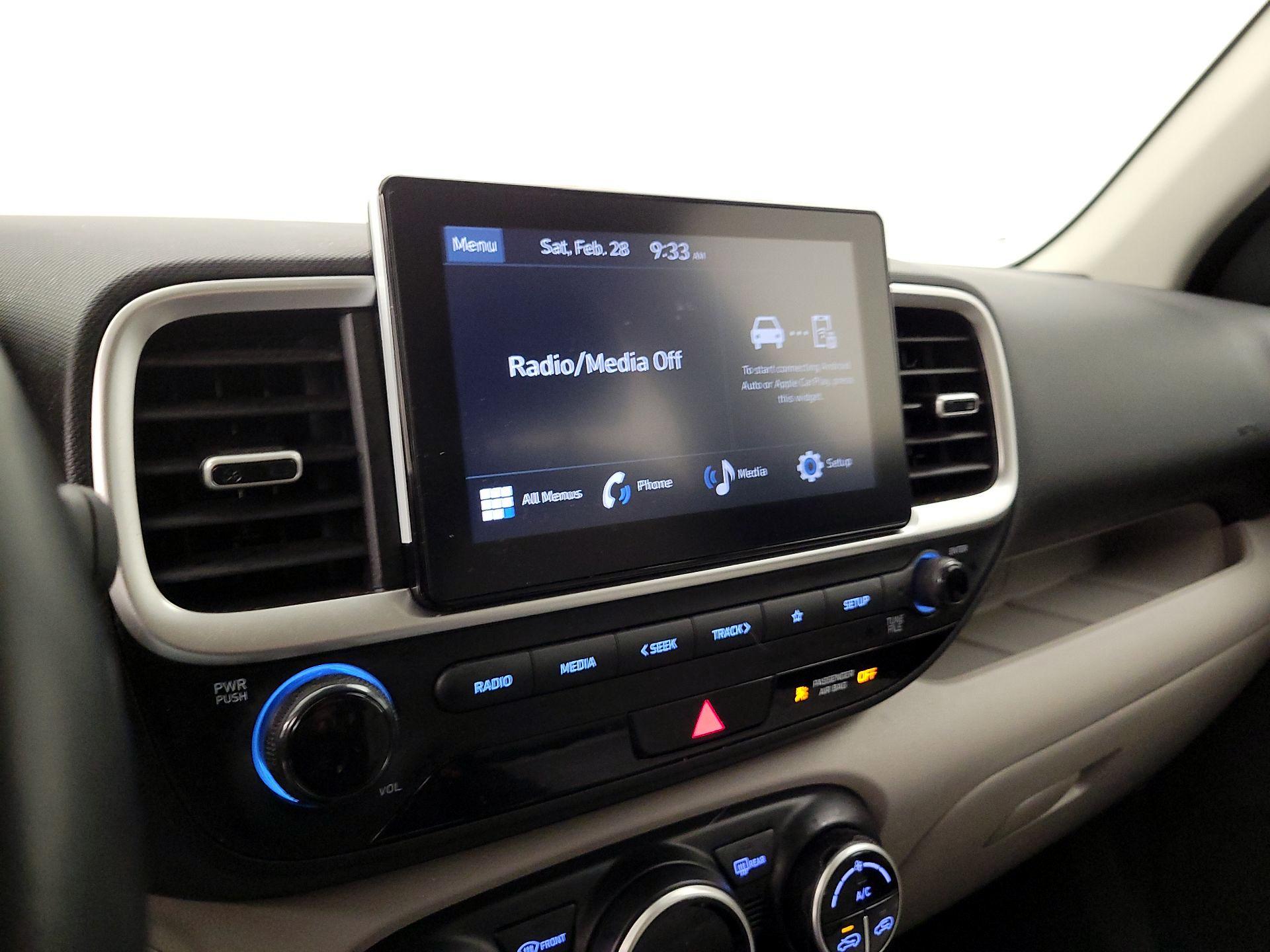 Thumbnail: 2024 Hyundai Venue - 15