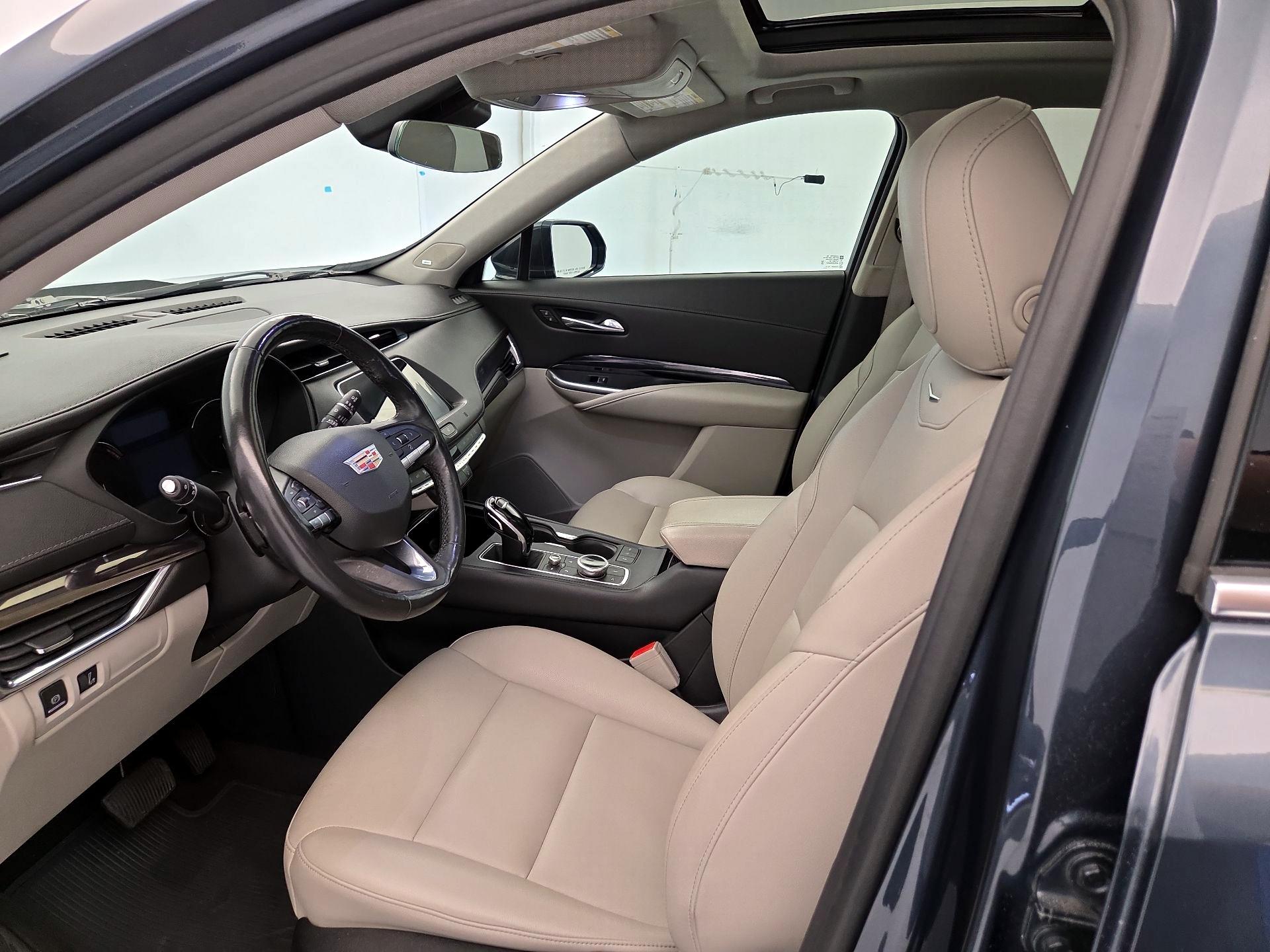 Thumbnail: 2020 Cadillac XT4 - 11