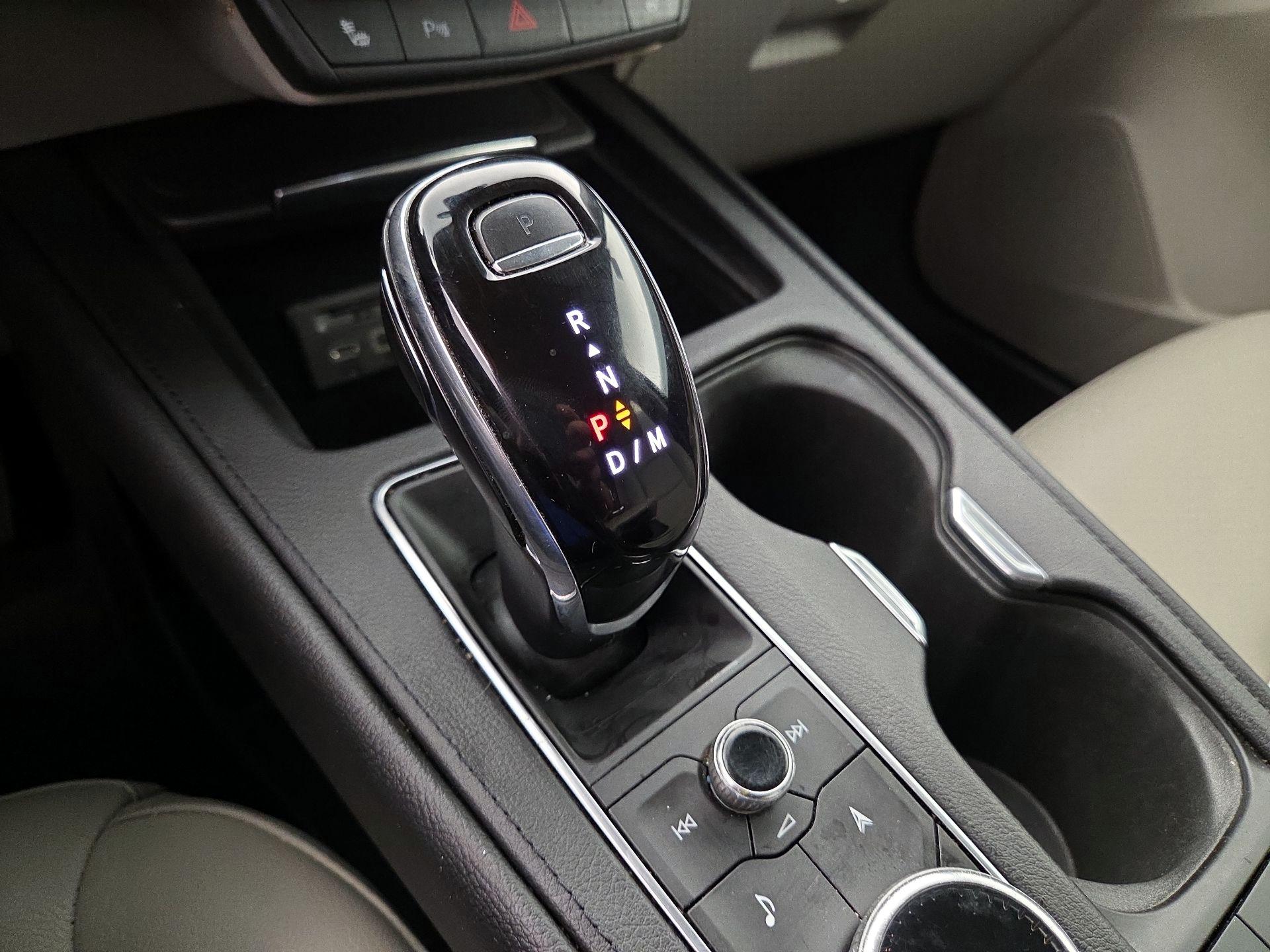 Thumbnail: 2020 Cadillac XT4 - 17