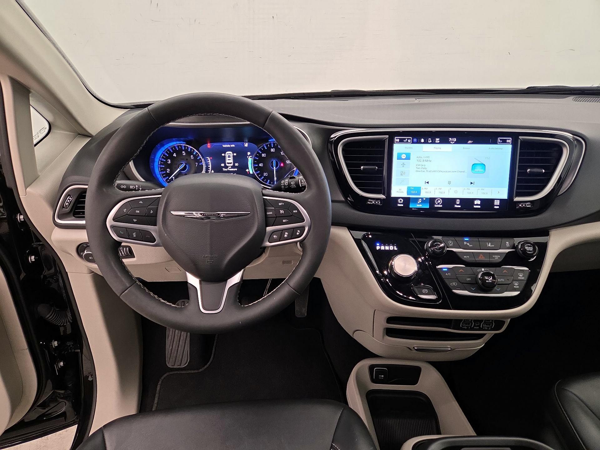 Thumbnail: 2024 Chrysler Pacifica - 9