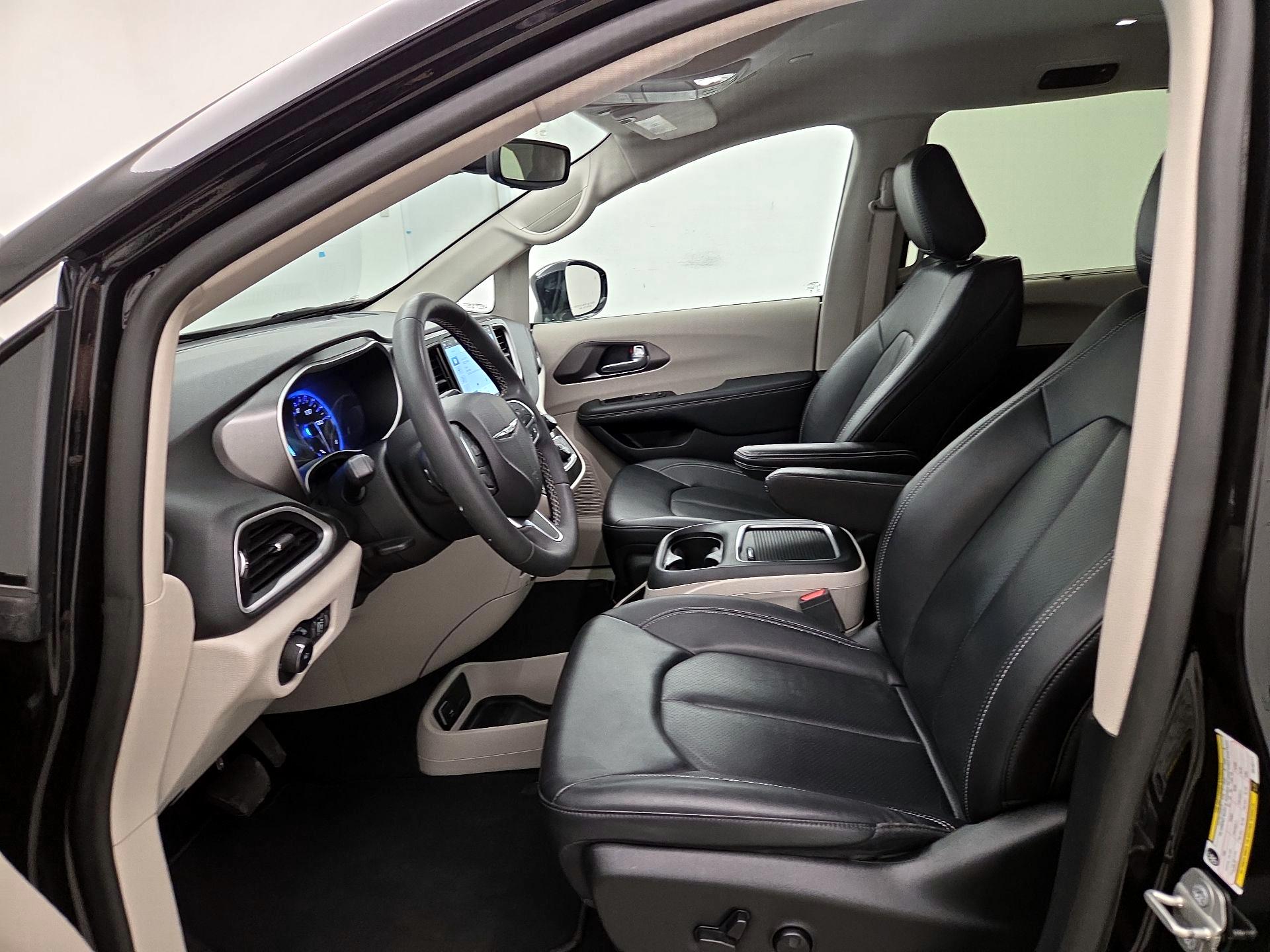 Thumbnail: 2024 Chrysler Pacifica - 11