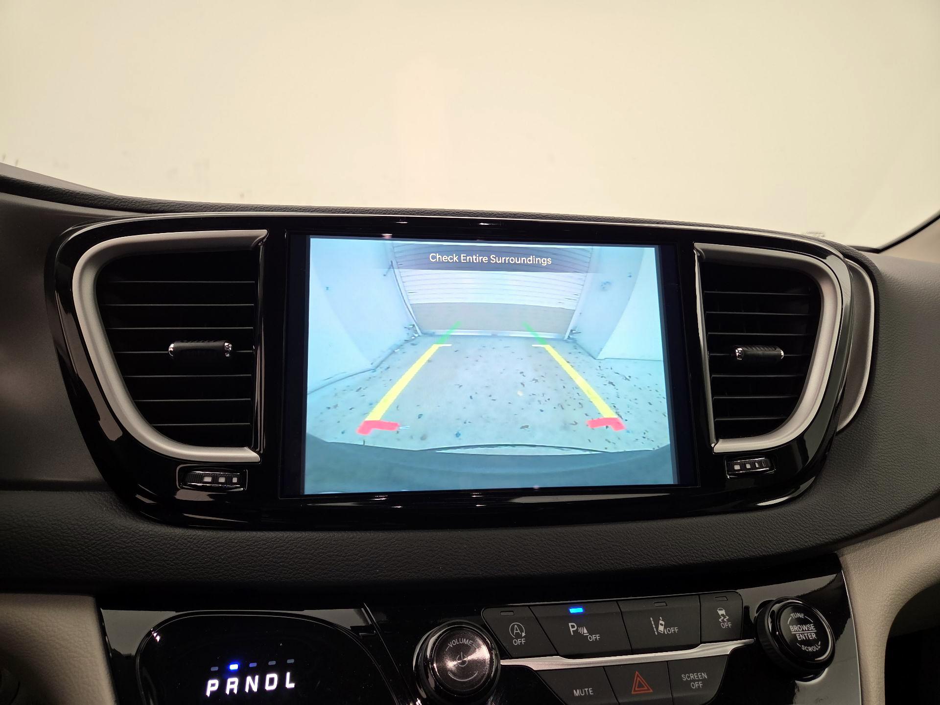 Thumbnail: 2024 Chrysler Pacifica - 14