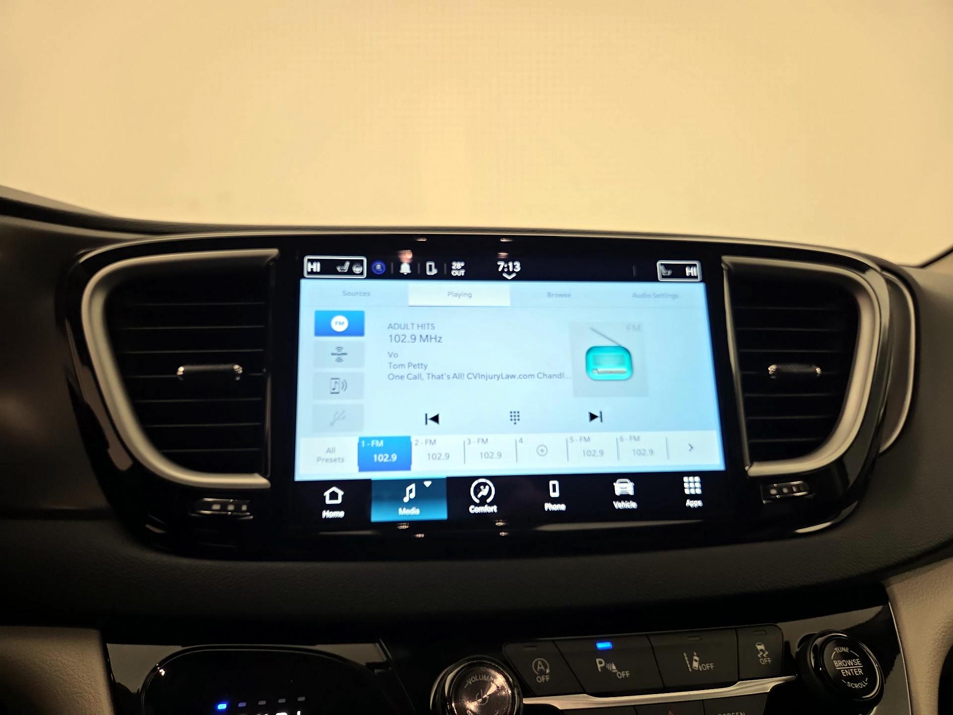 Thumbnail: 2024 Chrysler Pacifica - 15