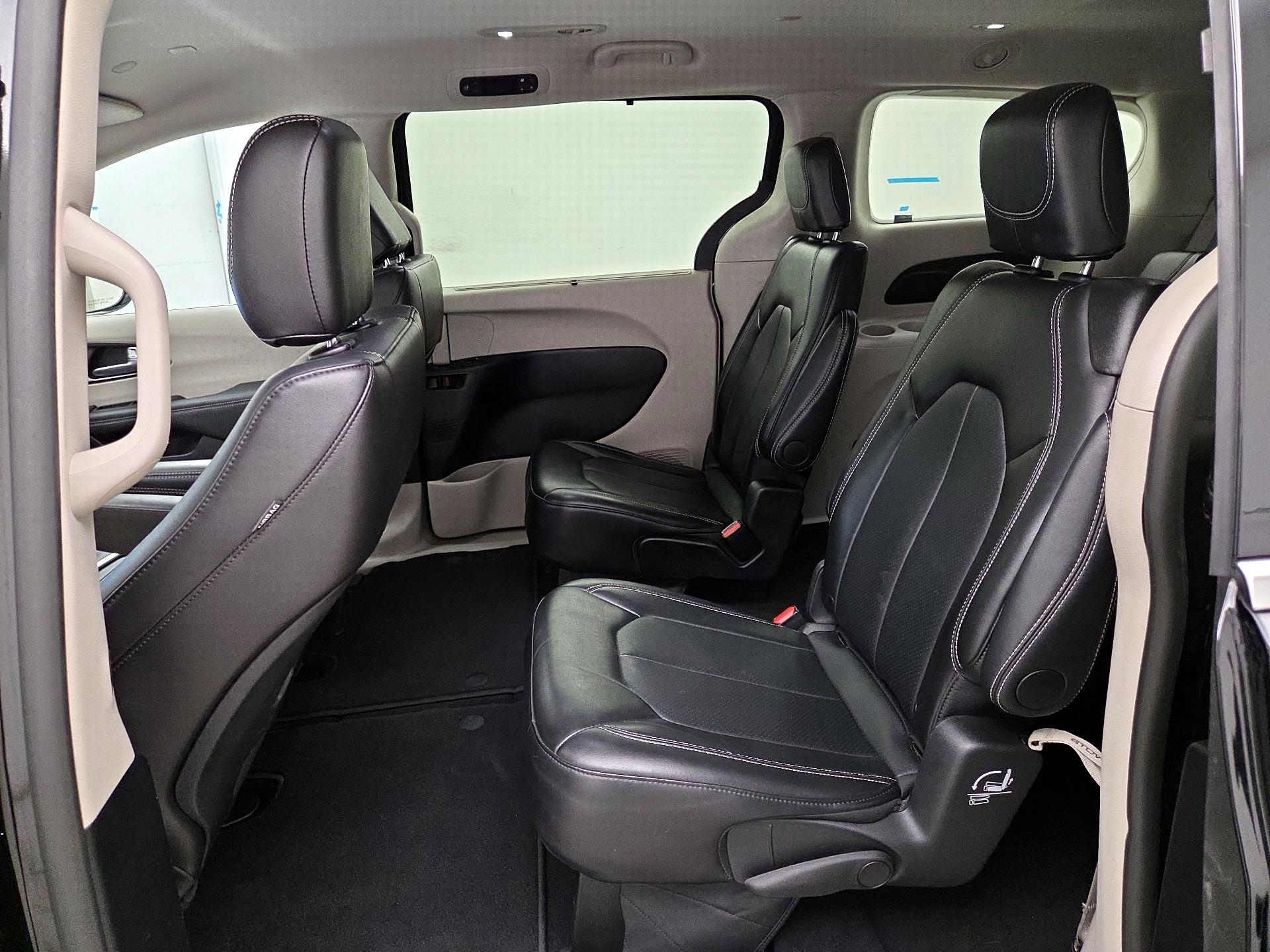 Thumbnail: 2024 Chrysler Pacifica - 19