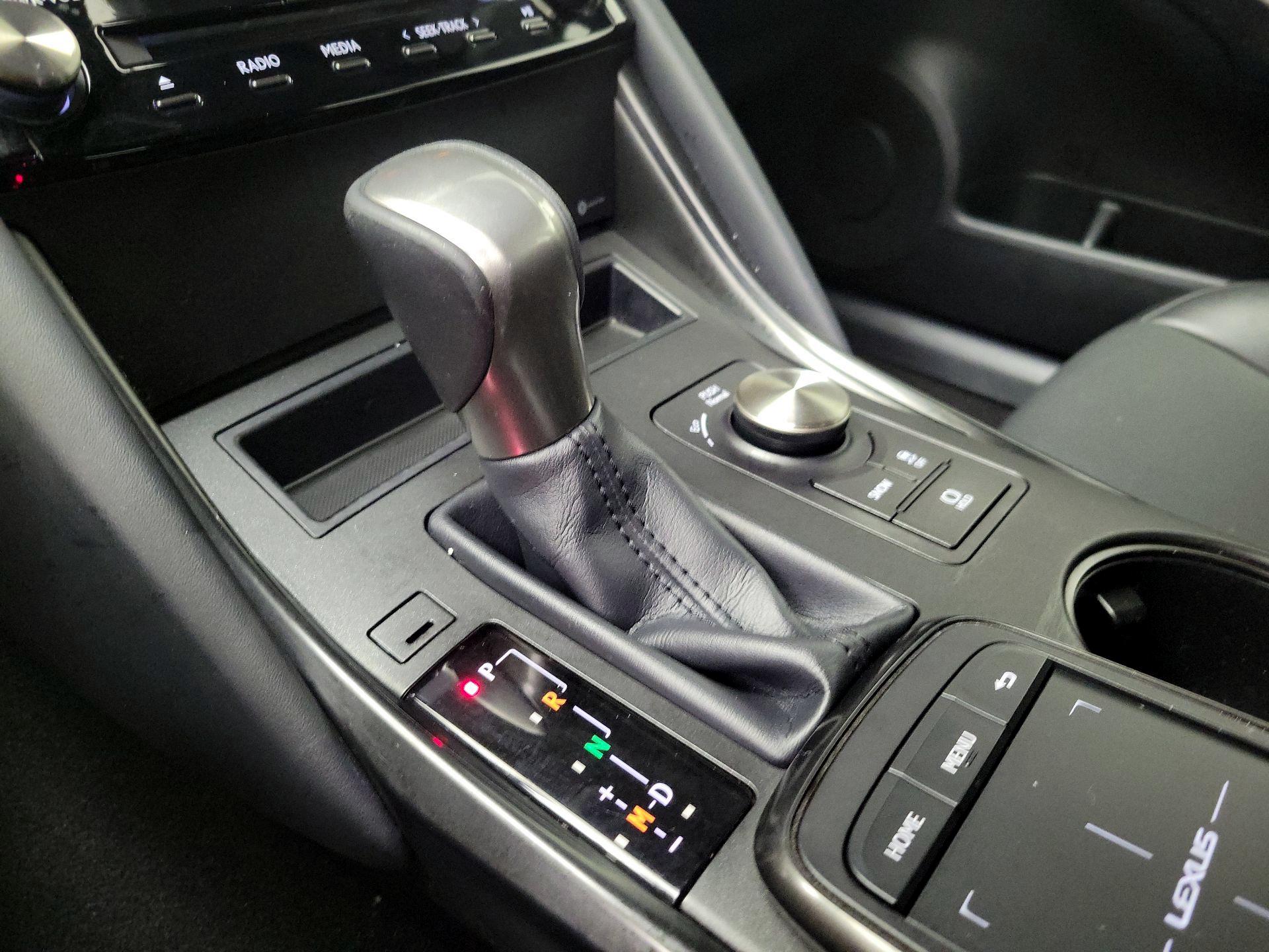 Thumbnail: 2021 Lexus IS - 17