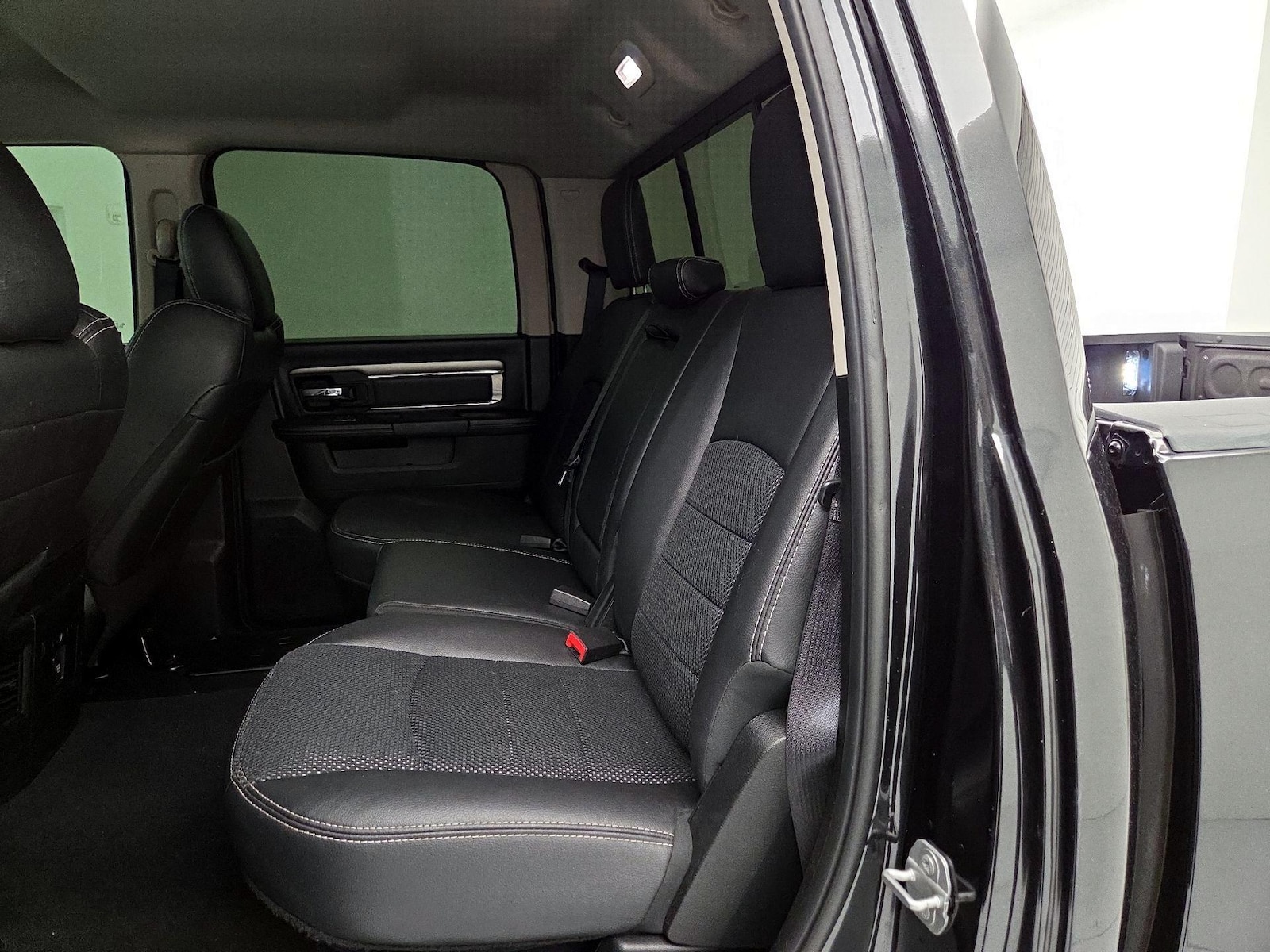 2018 RAM Ram 1500 Pickup Sport - Photo 19