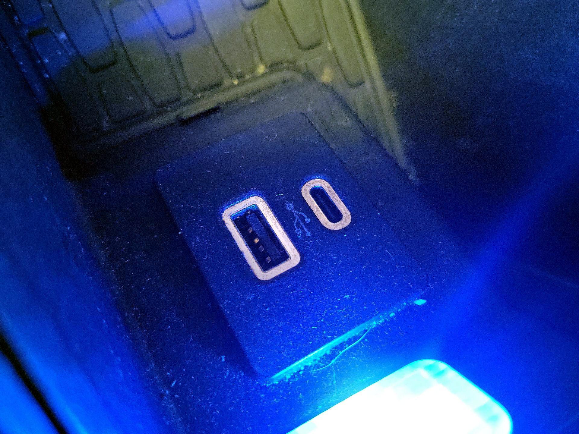 Thumbnail: 2021 Lincoln Aviator - 18