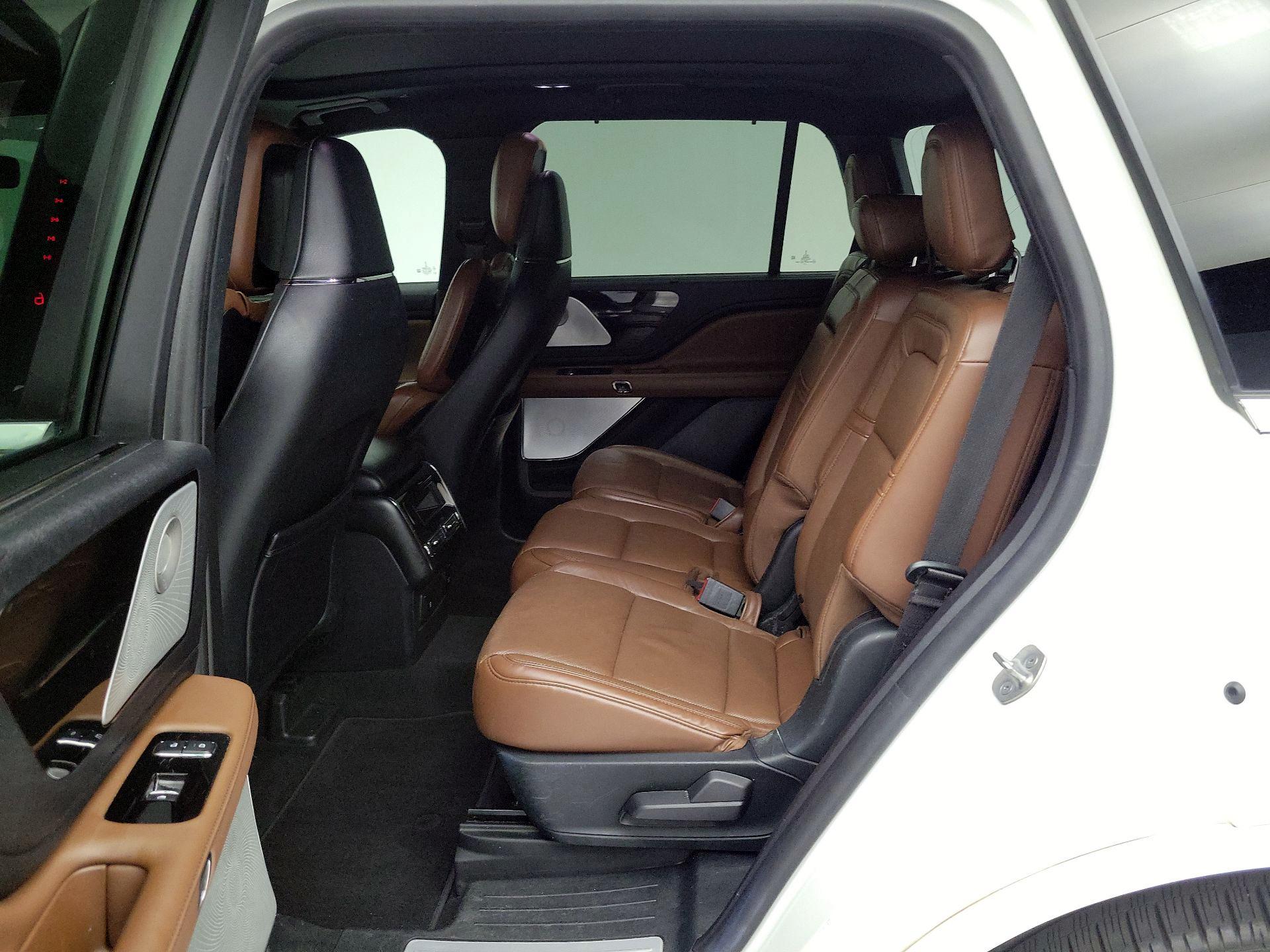 Thumbnail: 2021 Lincoln Aviator - 20