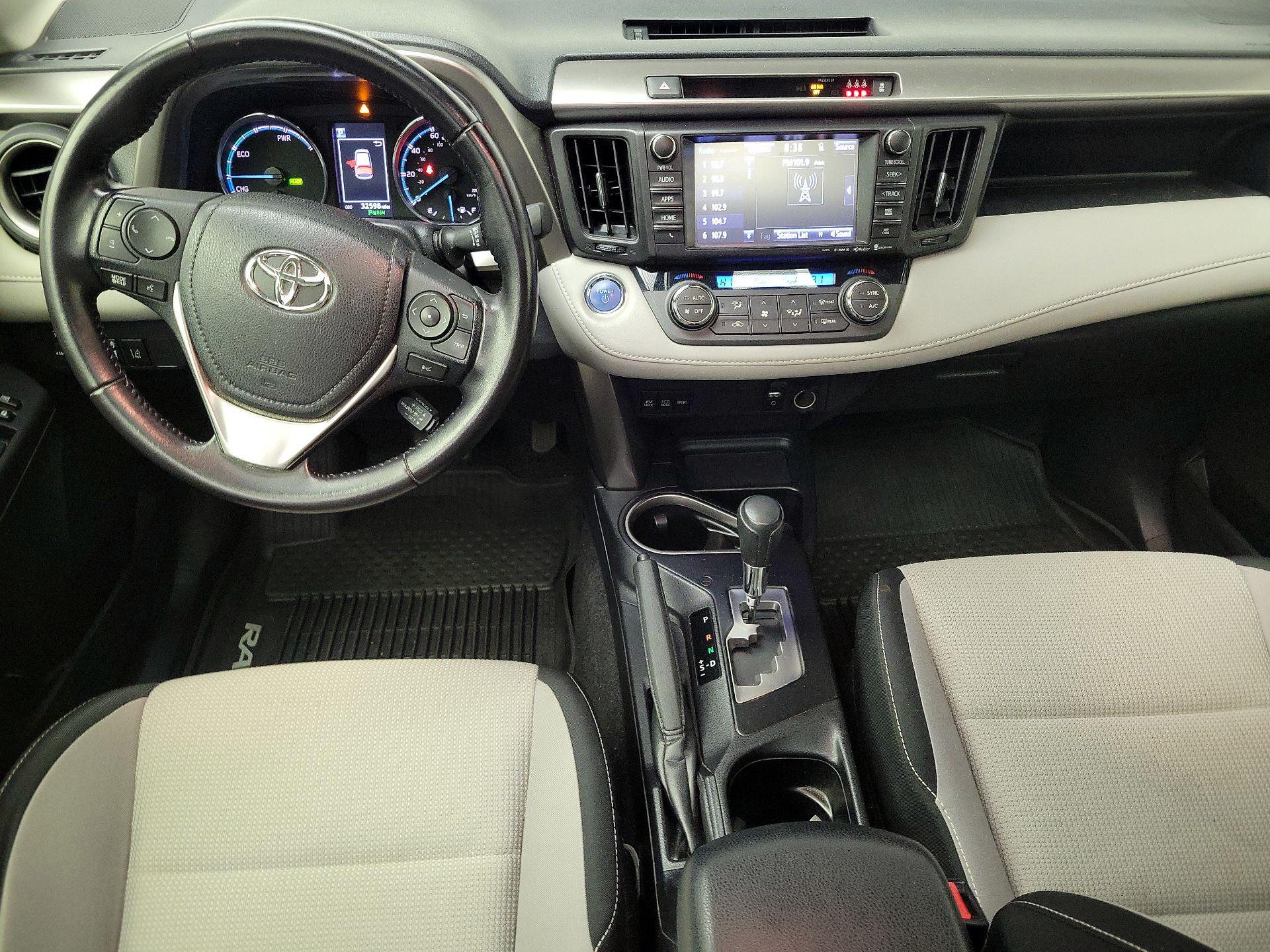 Thumbnail: 2017 Toyota RAV4 - 9