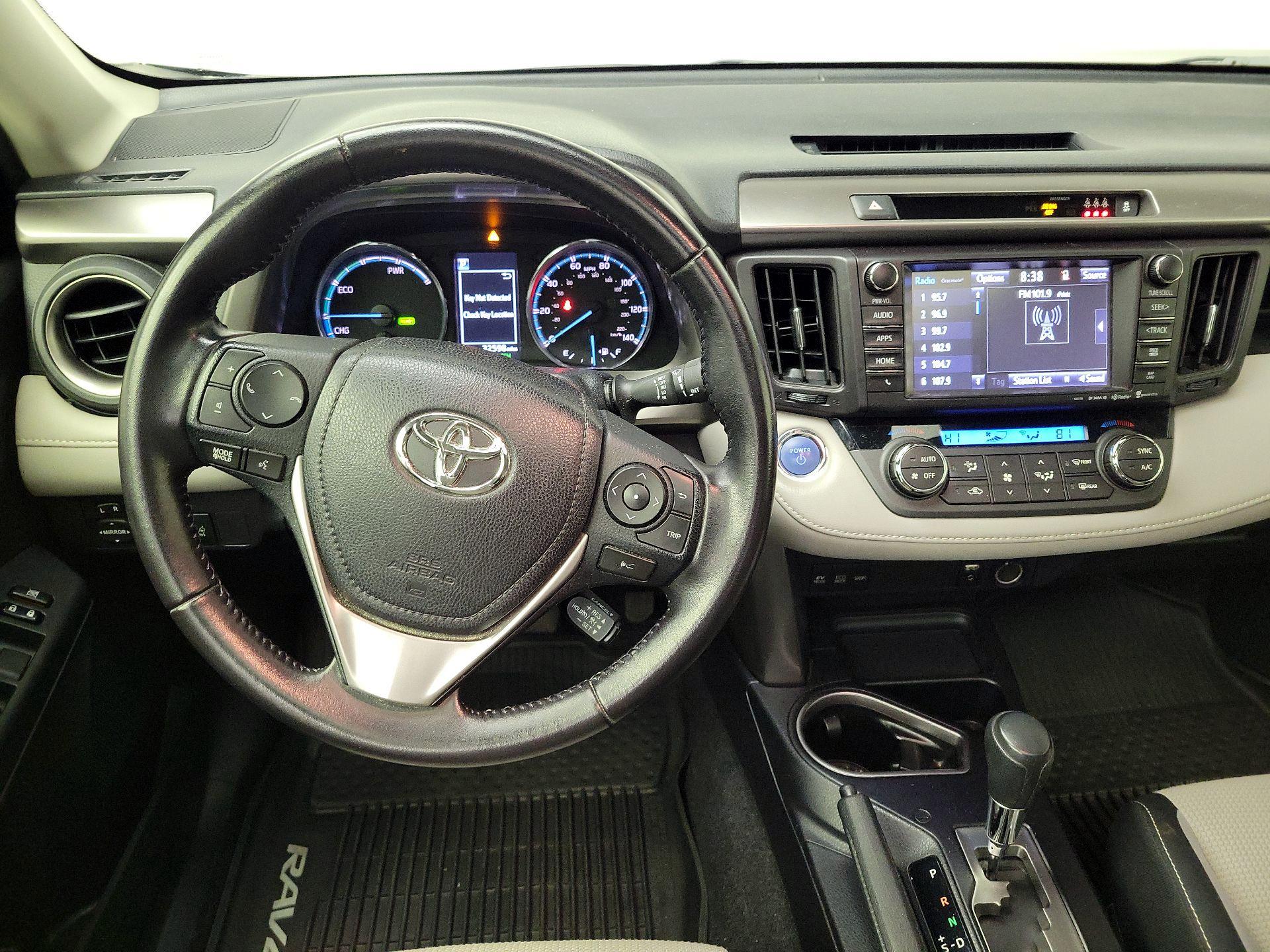 Thumbnail: 2017 Toyota RAV4 - 10