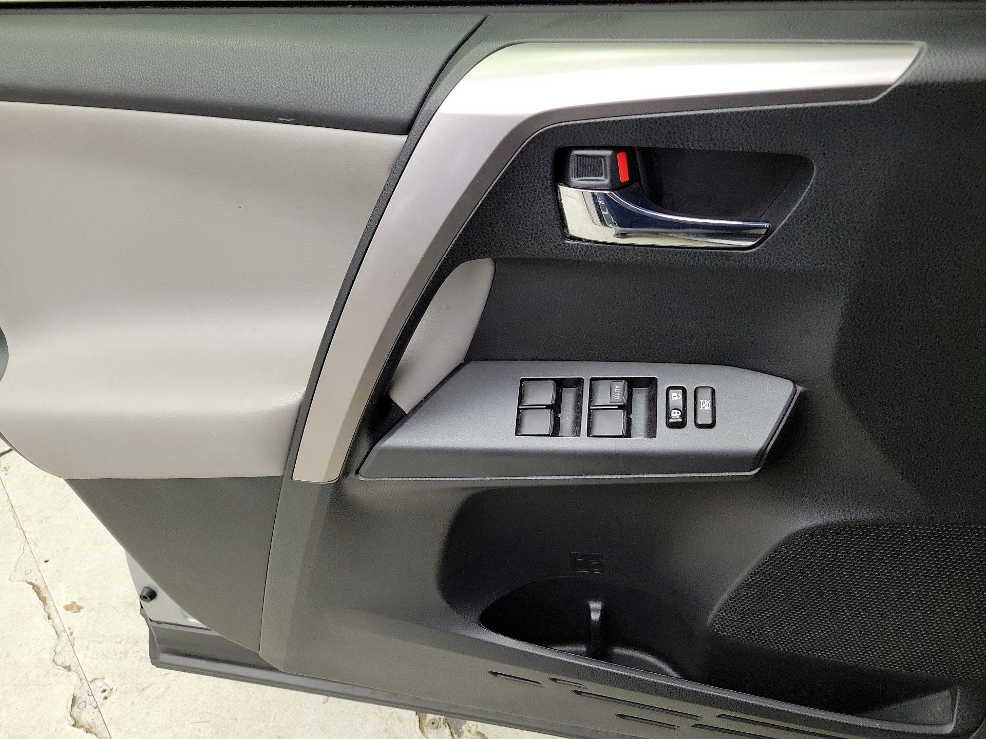 Thumbnail: 2017 Toyota RAV4 - 12