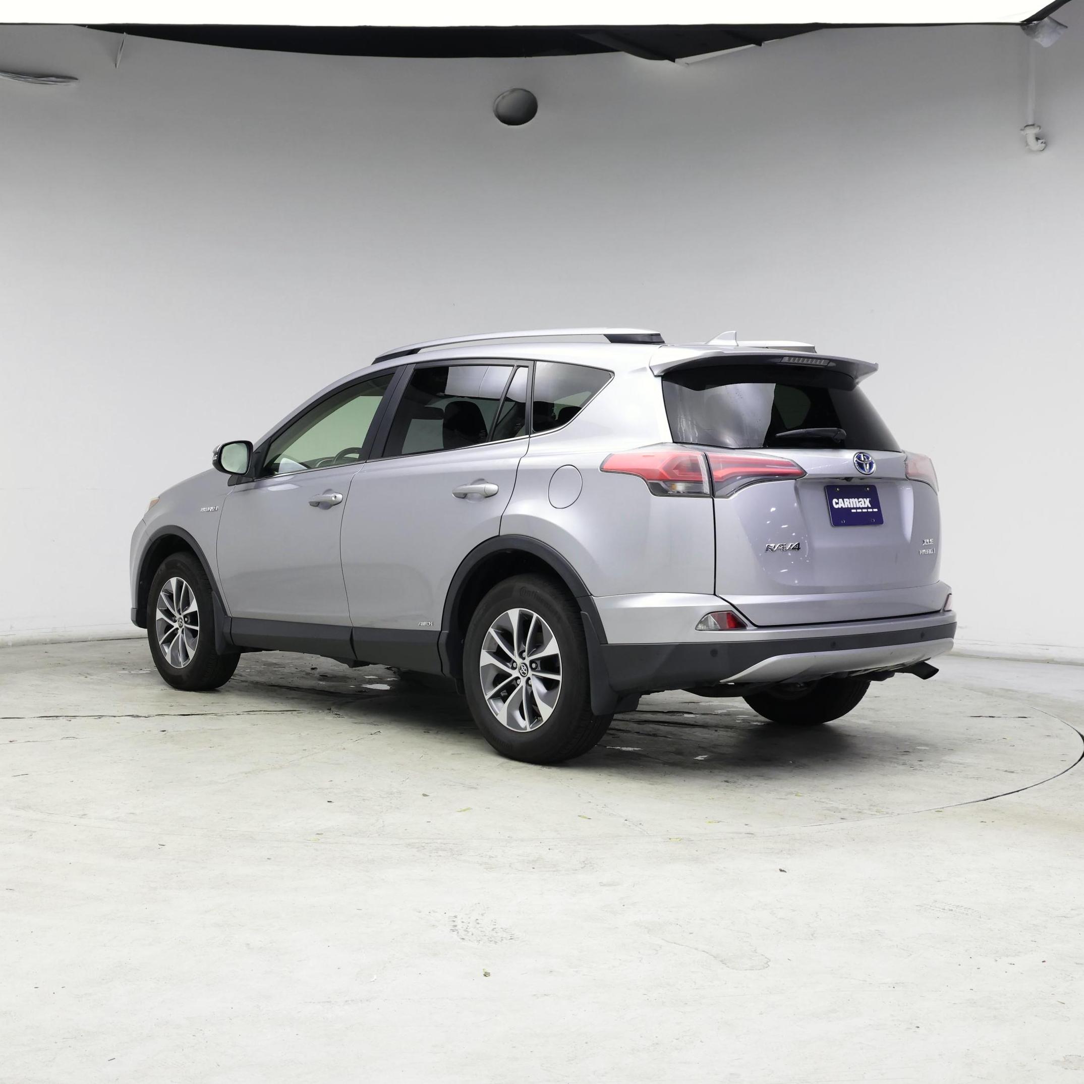 Thumbnail: 2017 Toyota RAV4 - 2