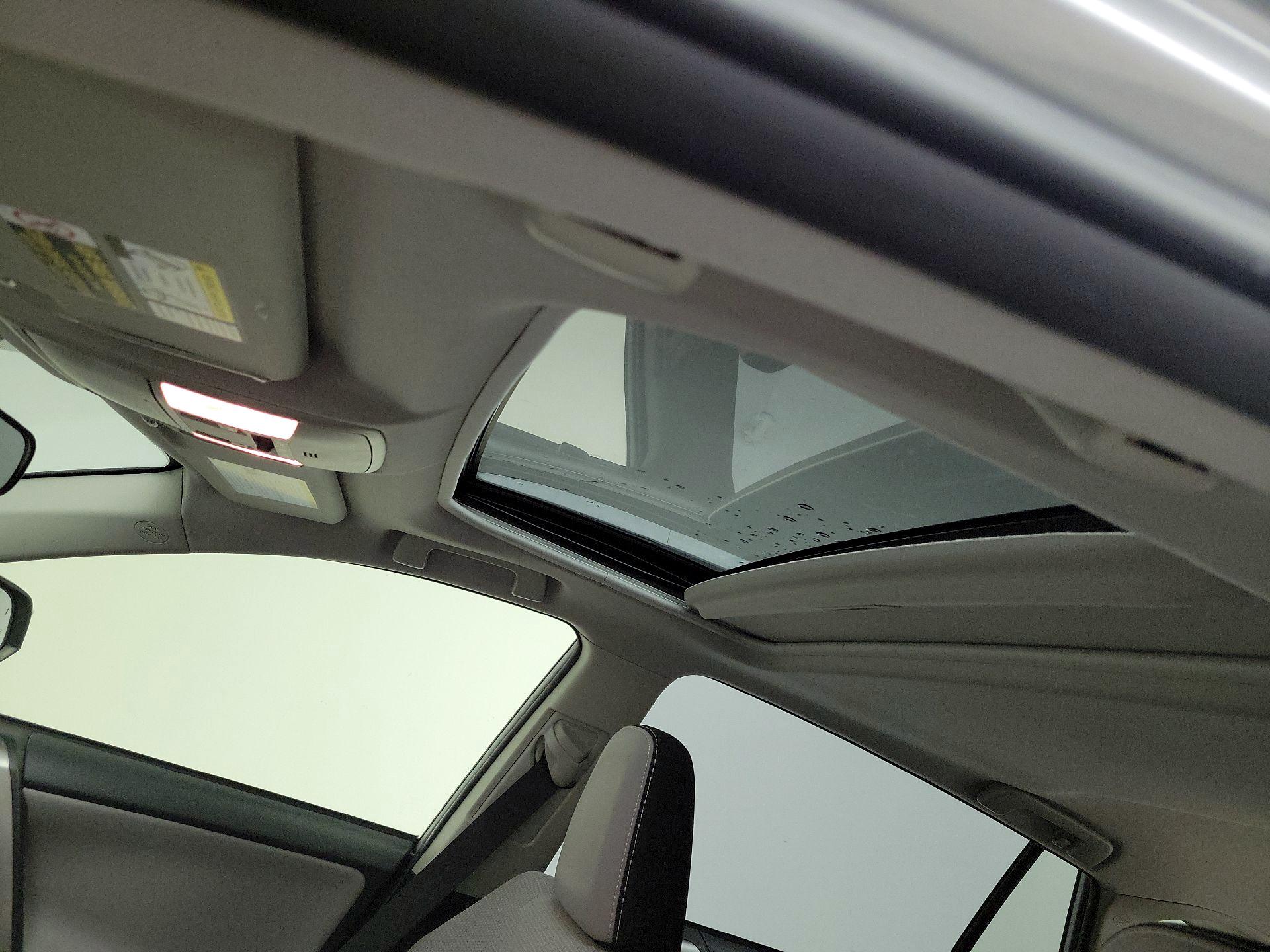 Thumbnail: 2017 Toyota RAV4 - 19