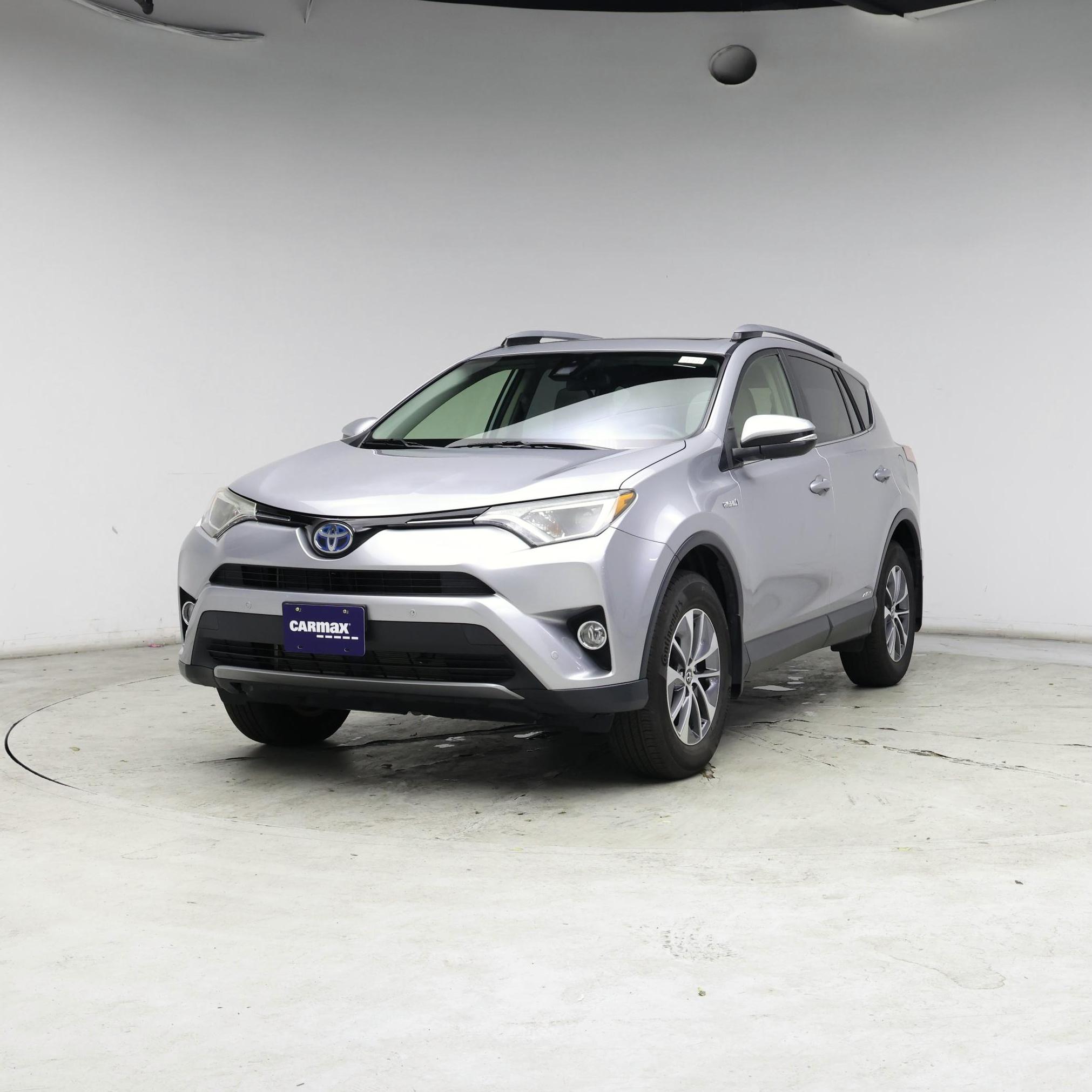 Thumbnail: 2017 Toyota RAV4 - 4