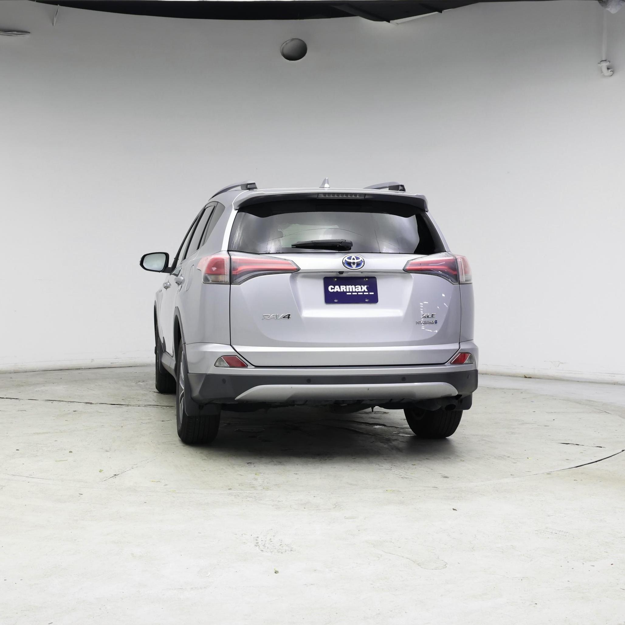 Thumbnail: 2017 Toyota RAV4 - 6