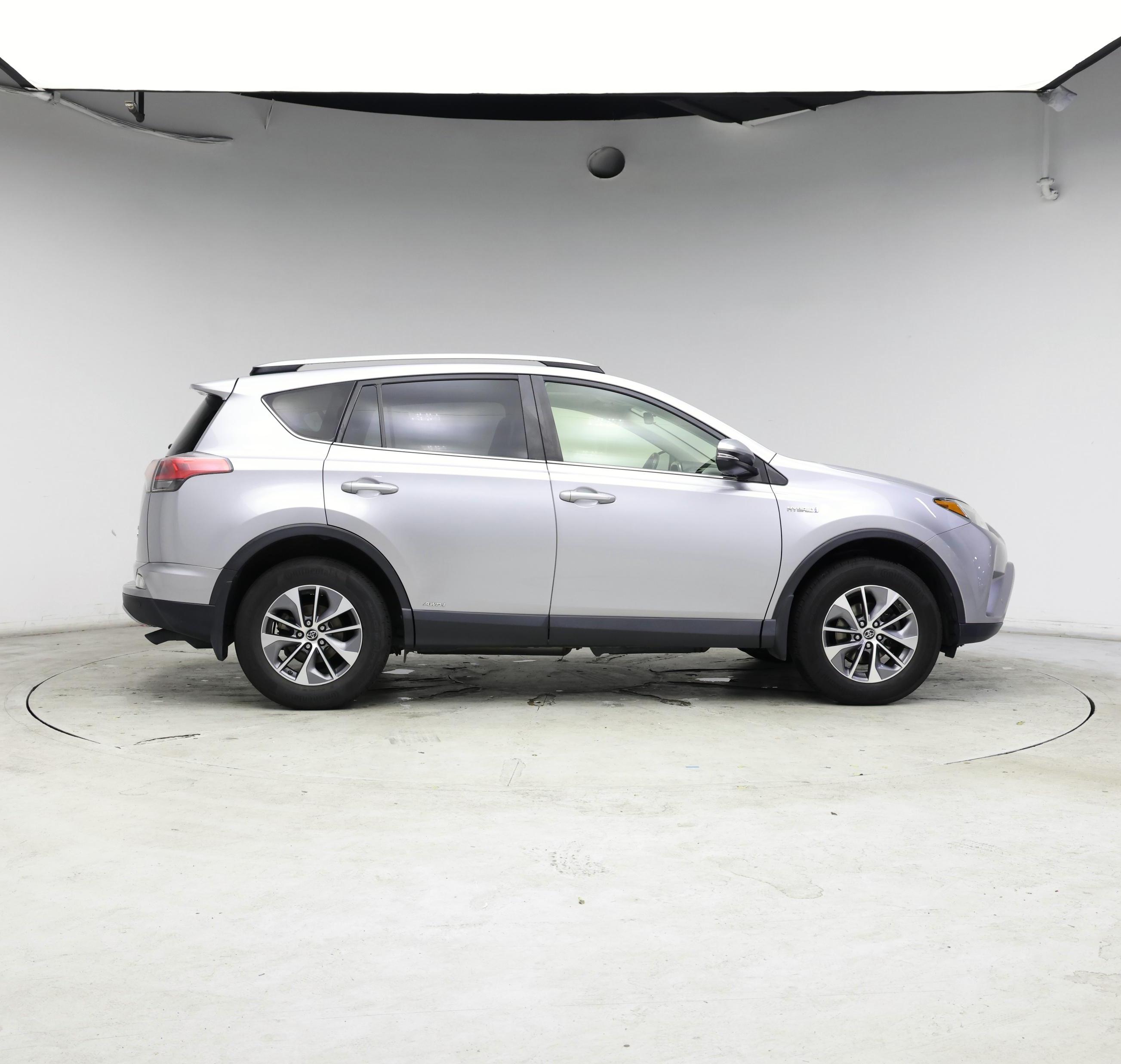 Thumbnail: 2017 Toyota RAV4 - 7