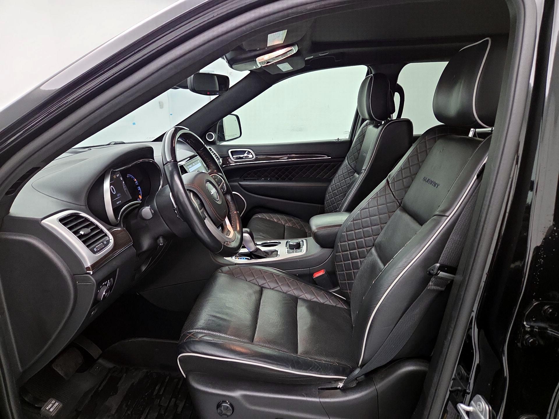 Thumbnail: 2020 Jeep Grand Cherokee - 11
