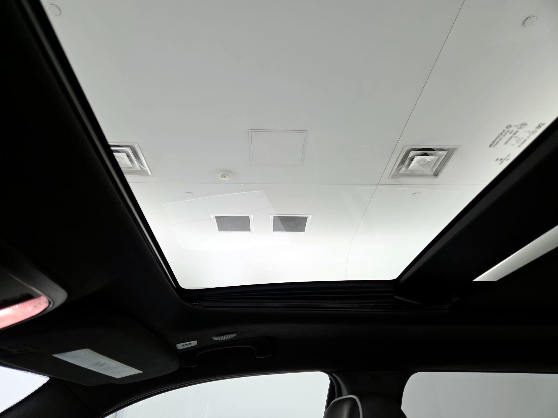 Thumbnail: 2020 Jeep Grand Cherokee - 20