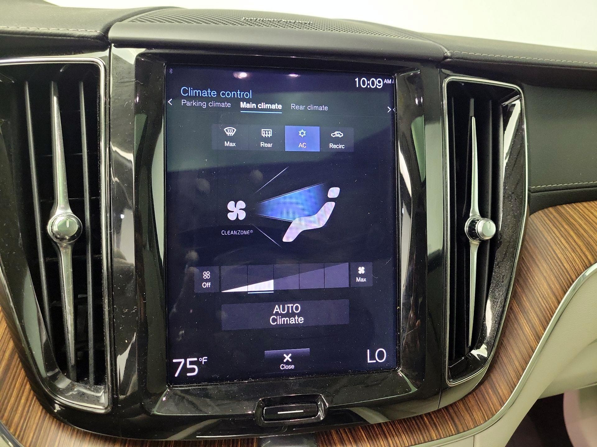 Thumbnail: 2020 Volvo XC60 - 15