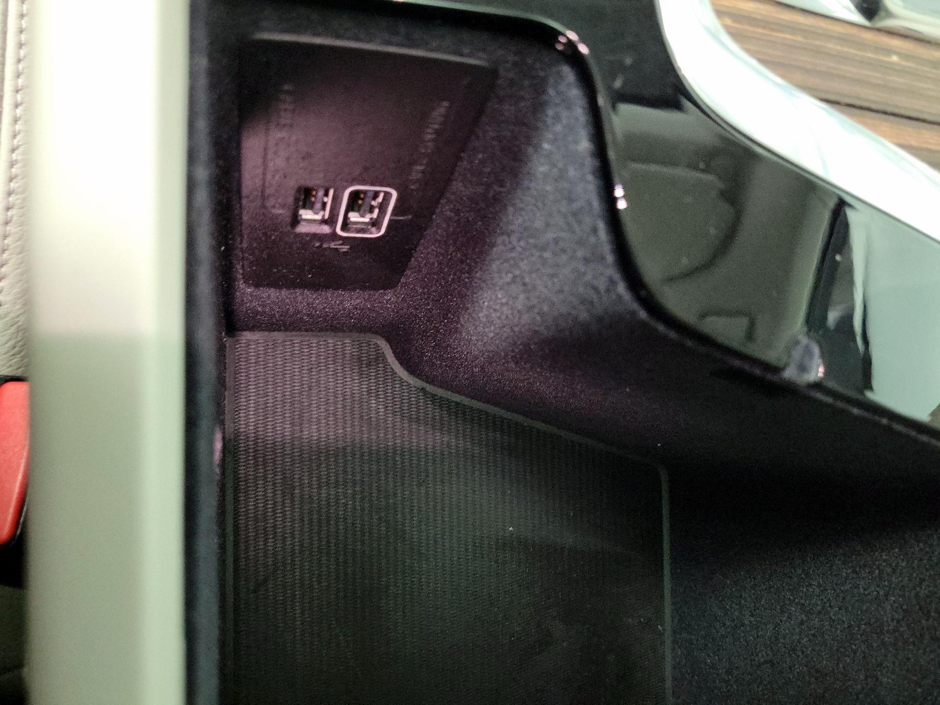 Thumbnail: 2020 Volvo XC60 - 17