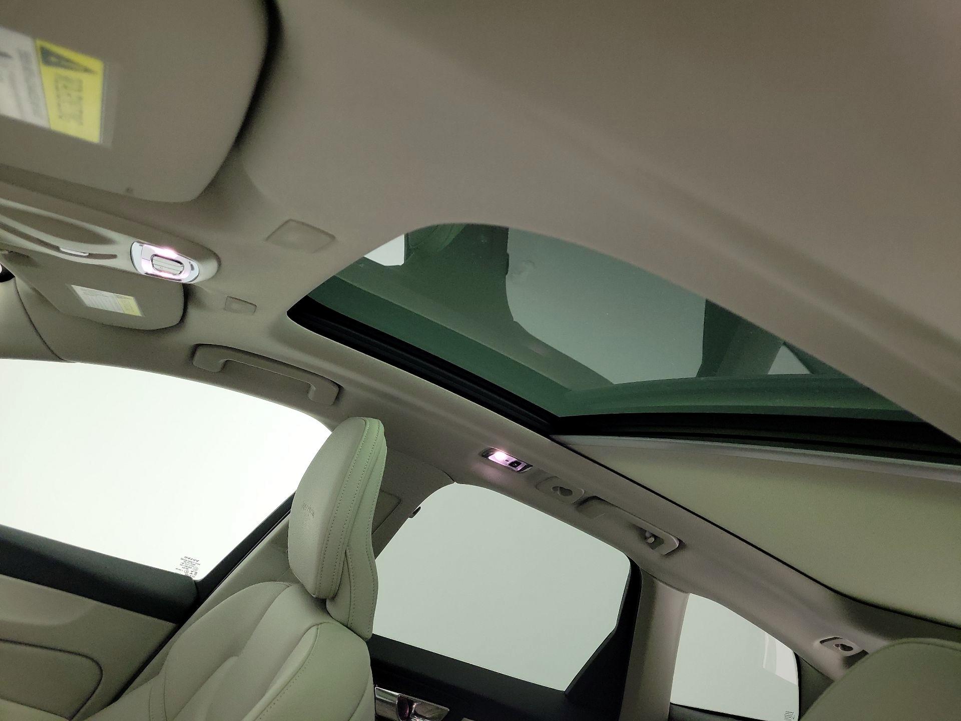 Thumbnail: 2020 Volvo XC60 - 18