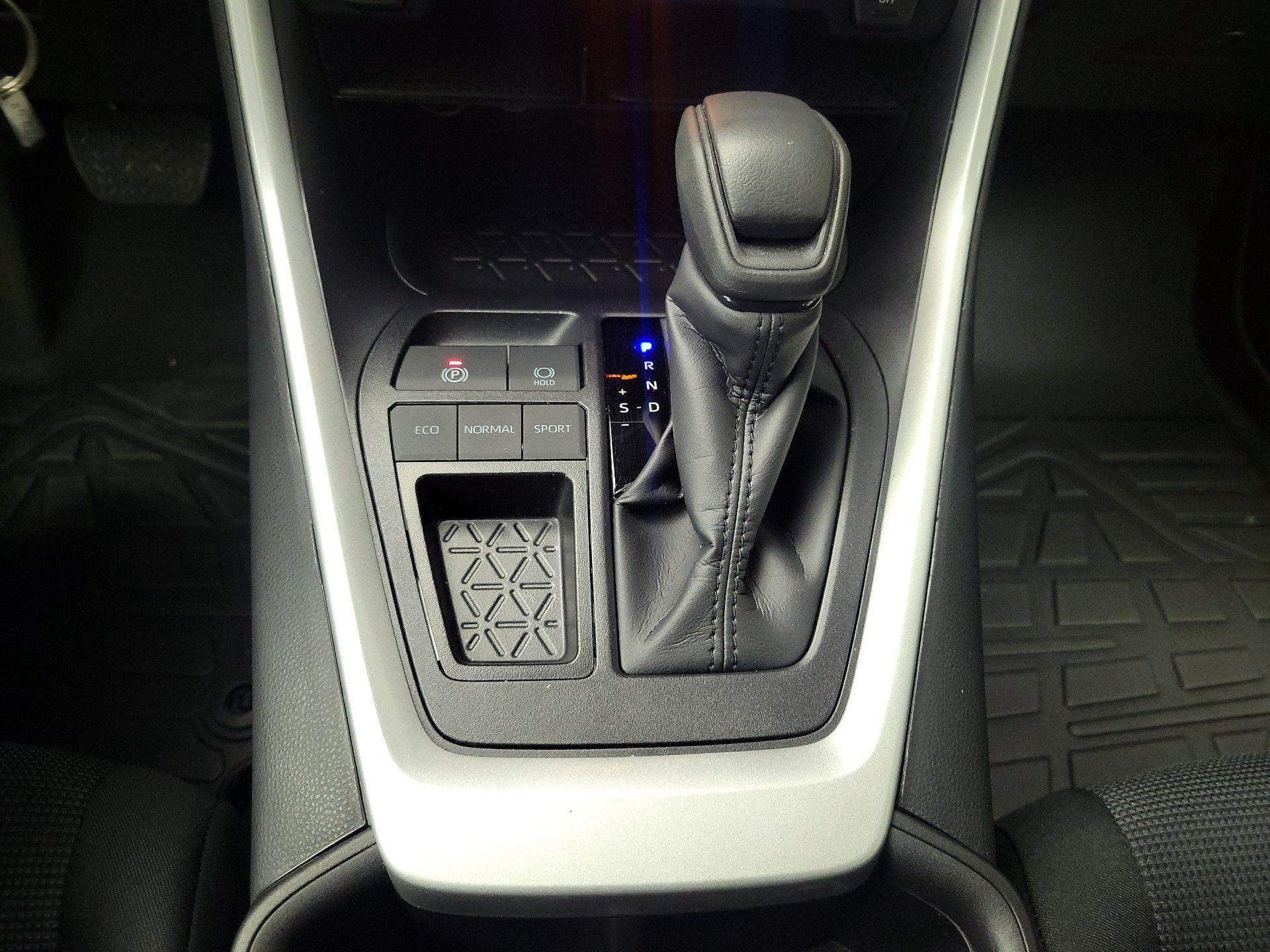 Thumbnail: 2025 Toyota RAV4 - 17