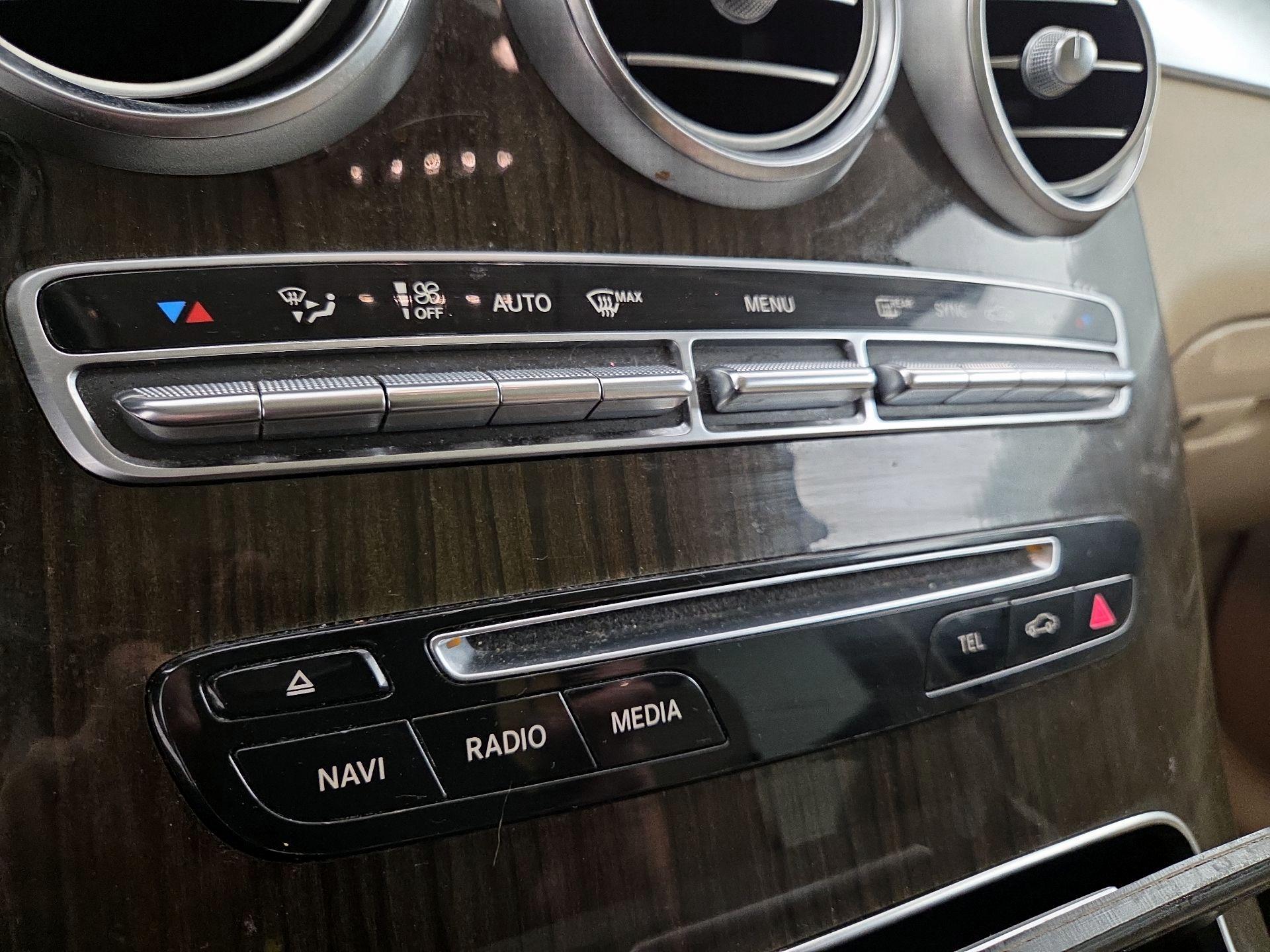 Thumbnail: 2019 Mercedes-Benz GLC - 16