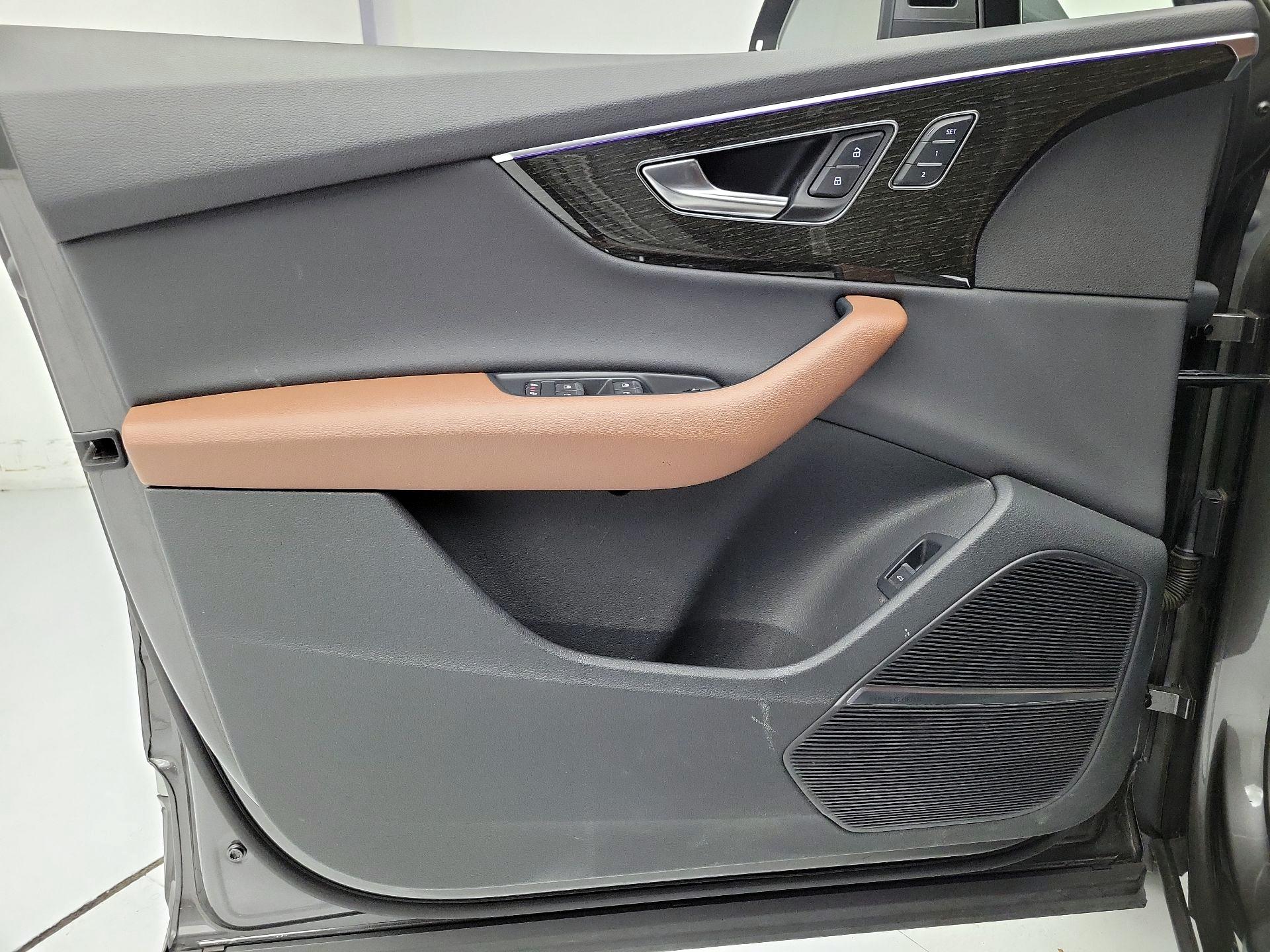 Thumbnail: 2022 Audi Q7 - 12