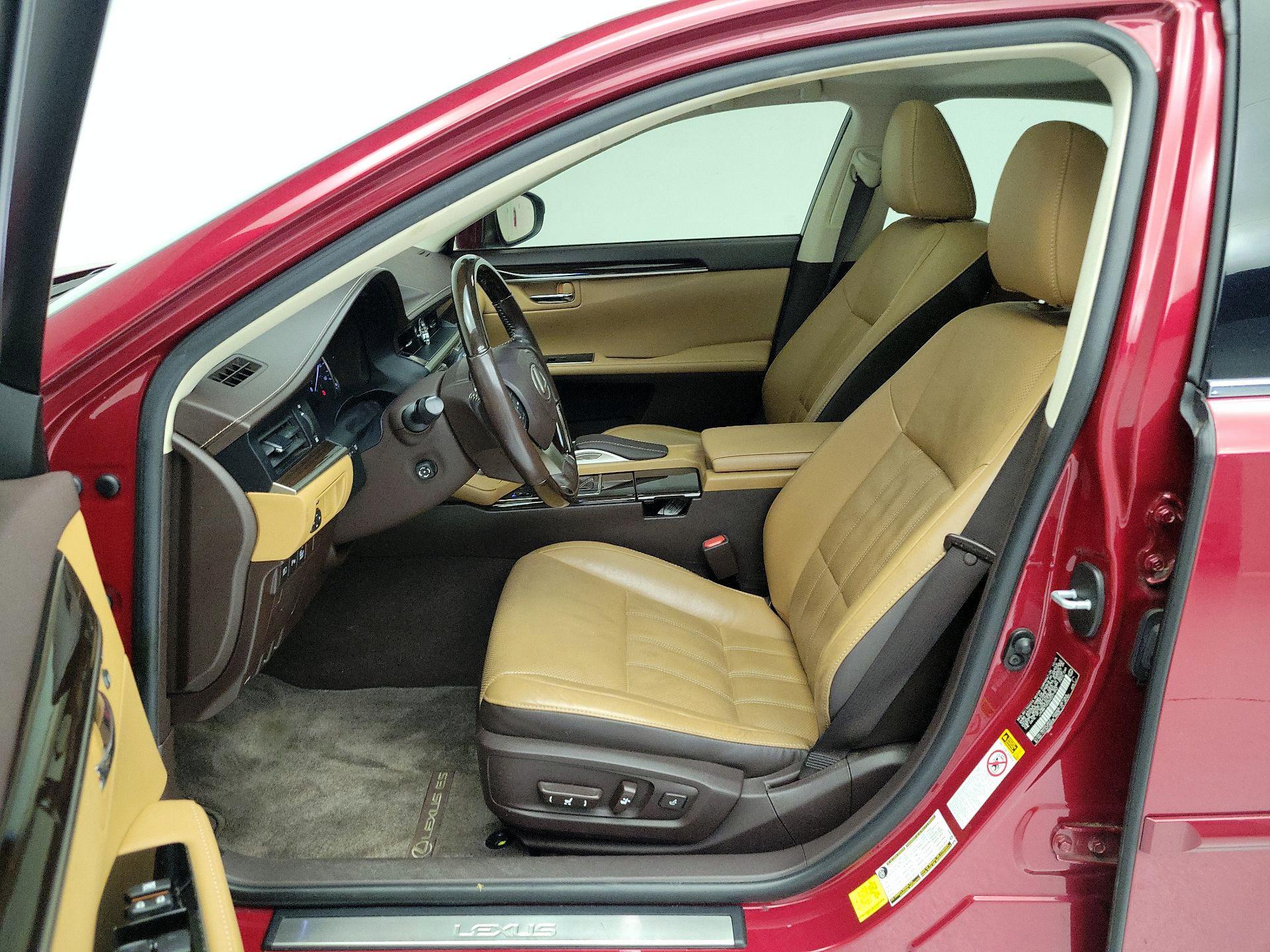 Thumbnail: 2016 Lexus ES - 11