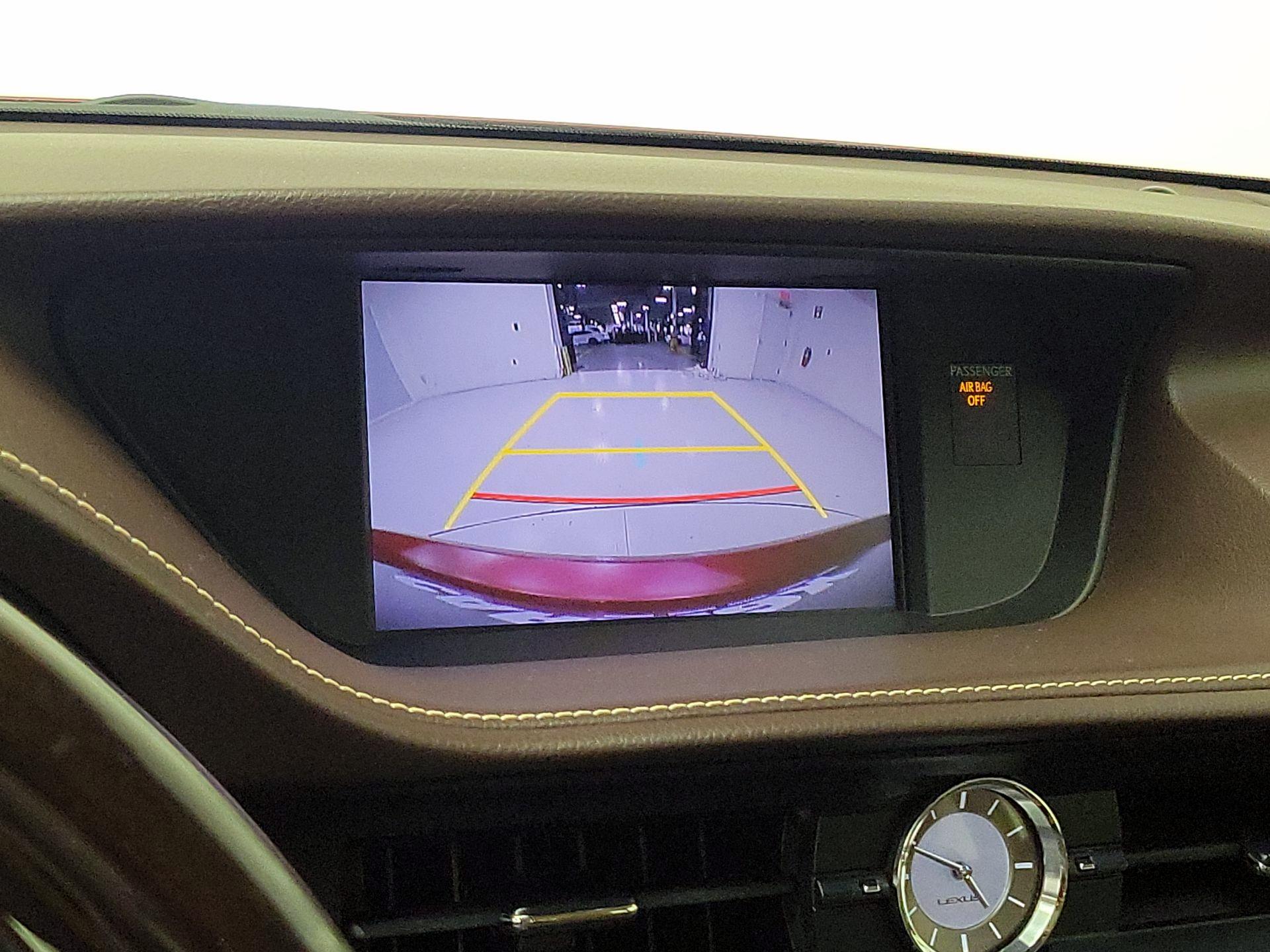 Thumbnail: 2016 Lexus ES - 14