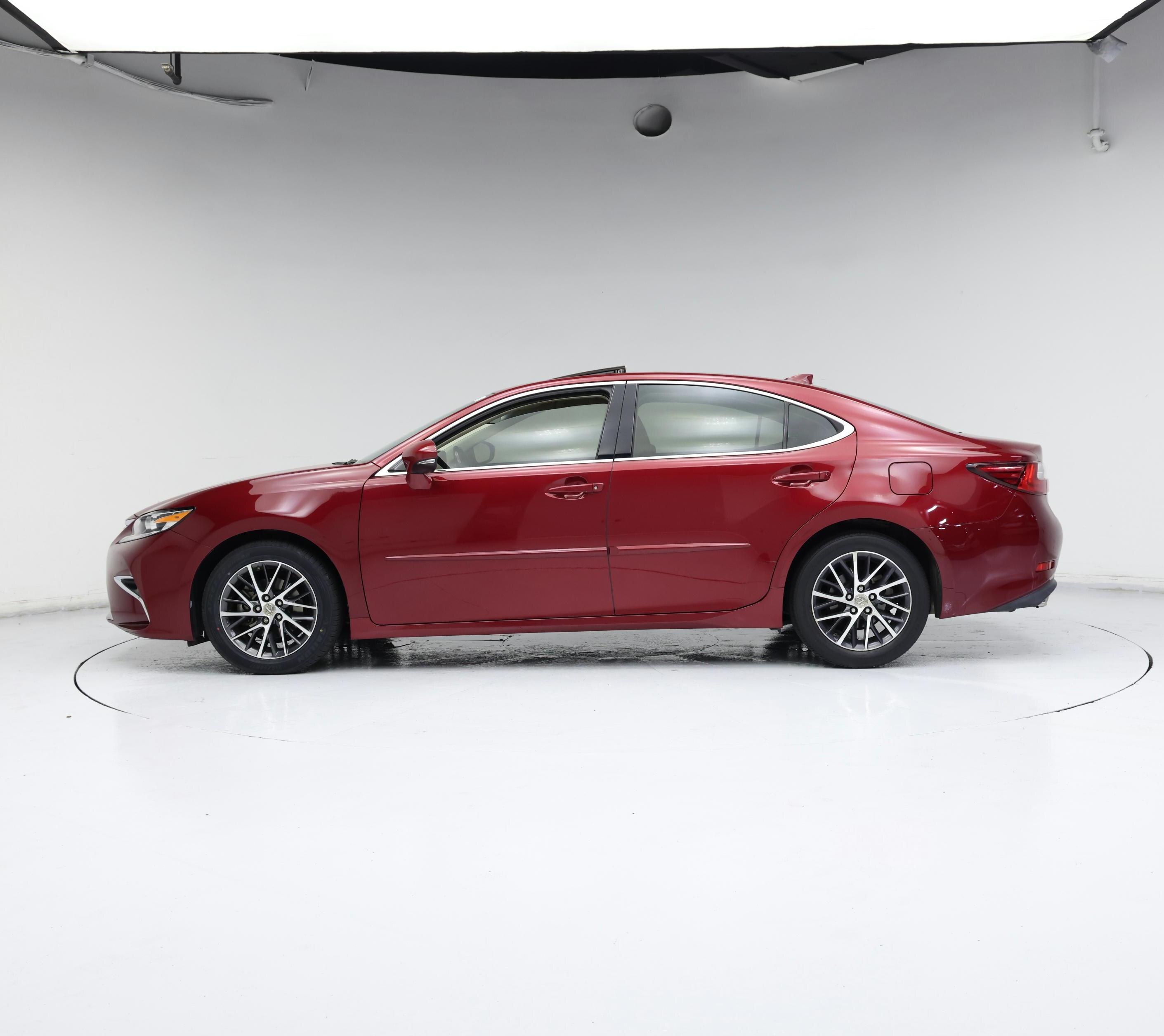Thumbnail: 2016 Lexus ES - 3