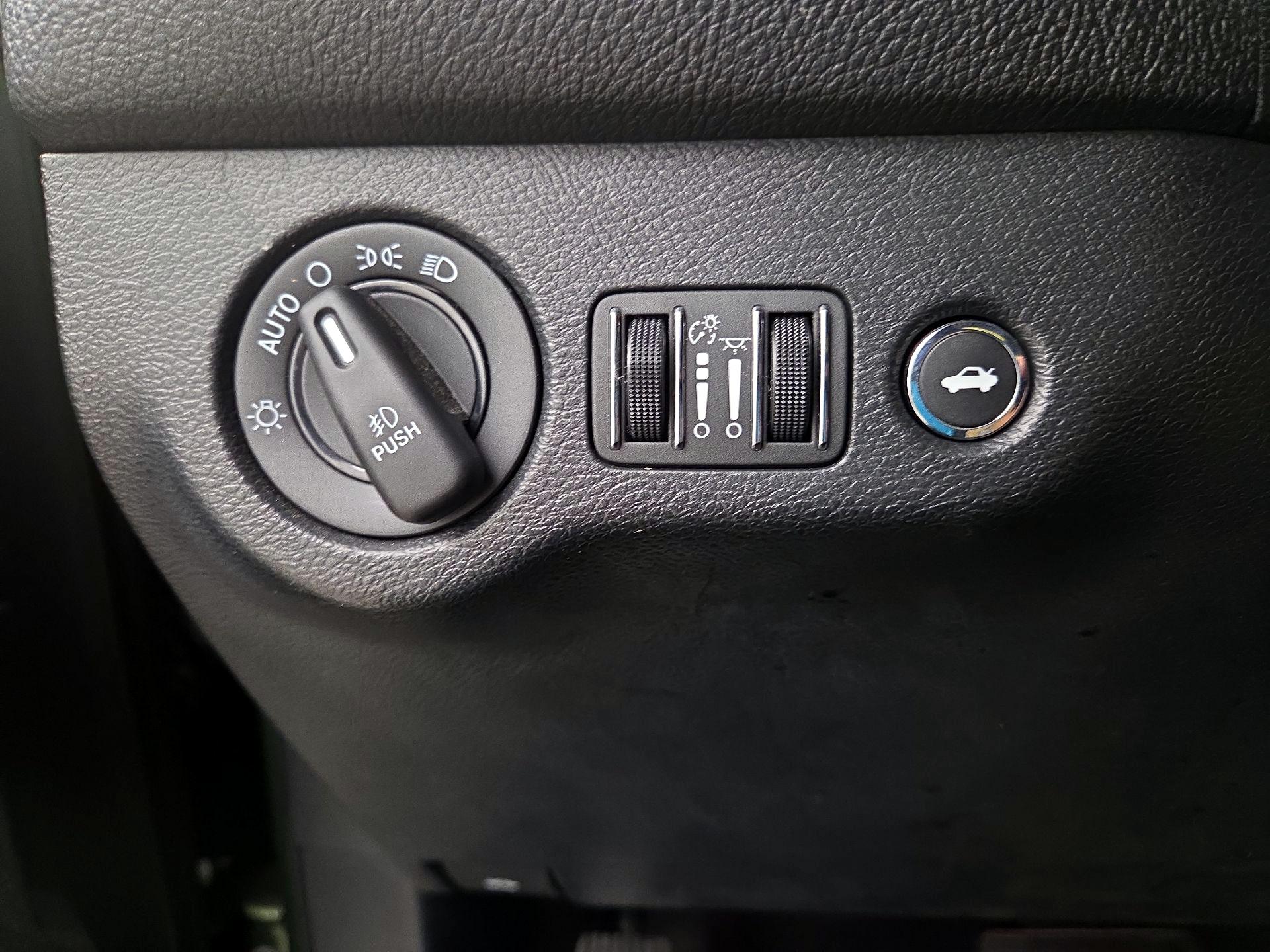 Thumbnail: 2018 Dodge Challenger - 13