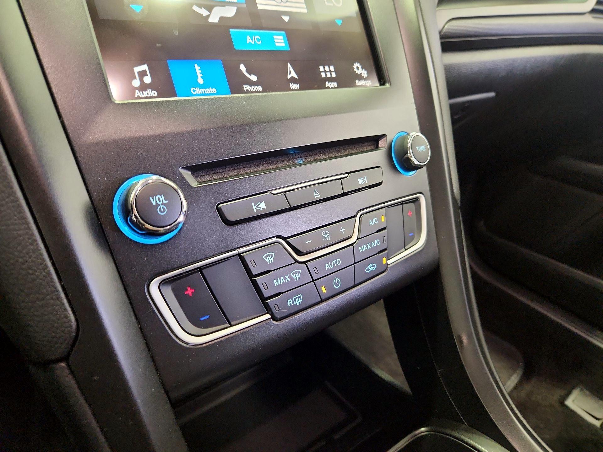 Thumbnail: 2018 Ford Fusion - 17