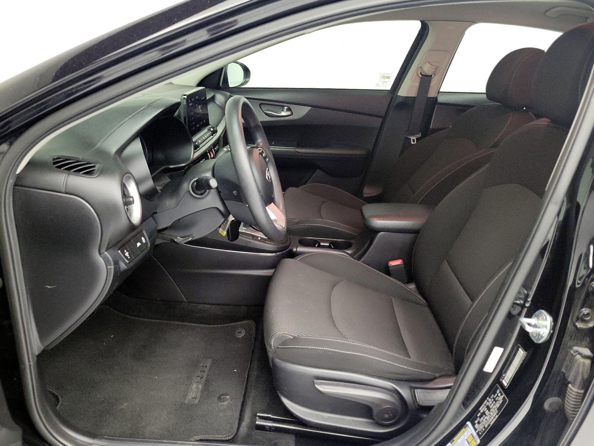 Thumbnail: 2021 Kia Forte - 11