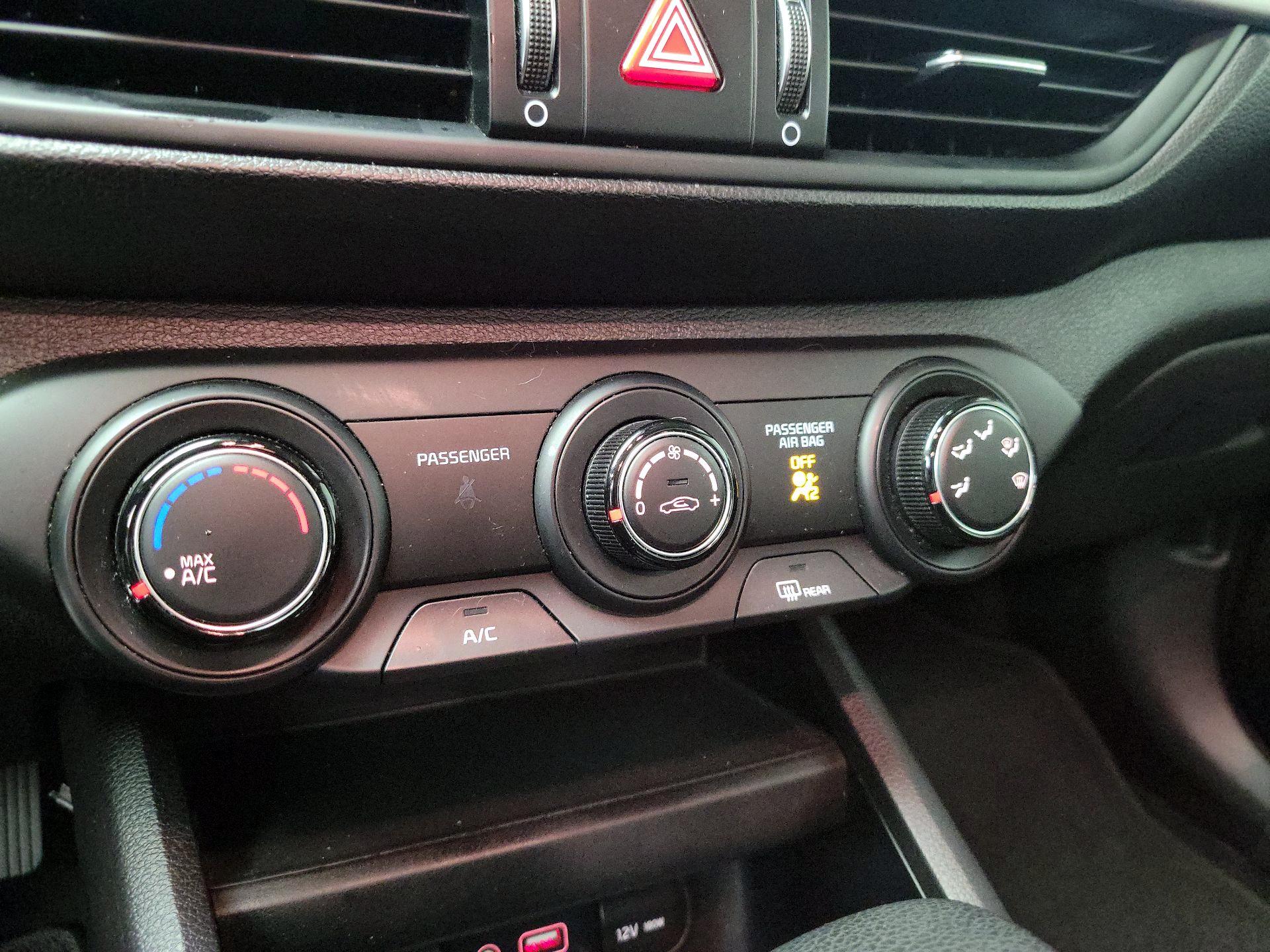 Thumbnail: 2021 Kia Forte - 15