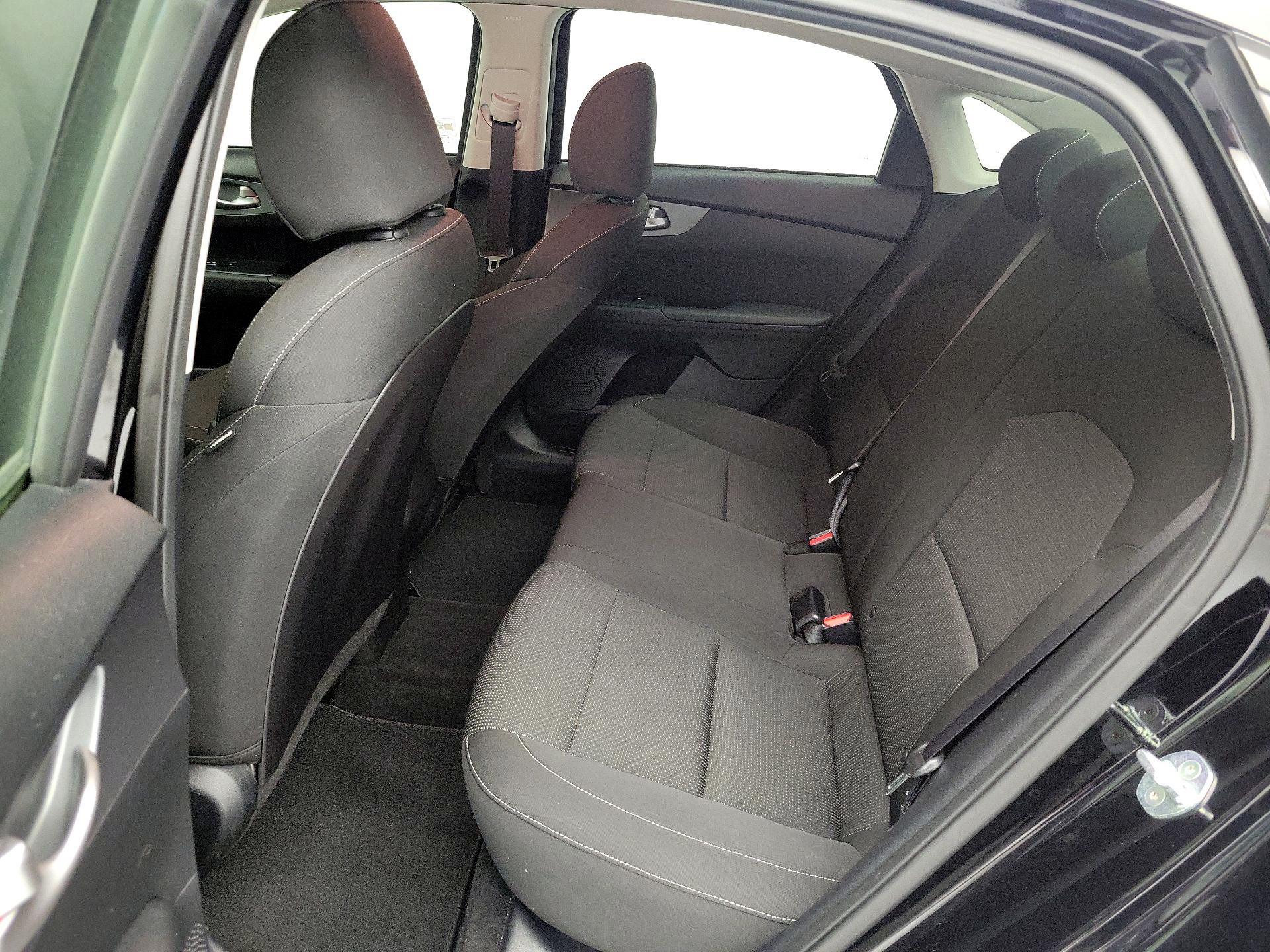 Thumbnail: 2021 Kia Forte - 18