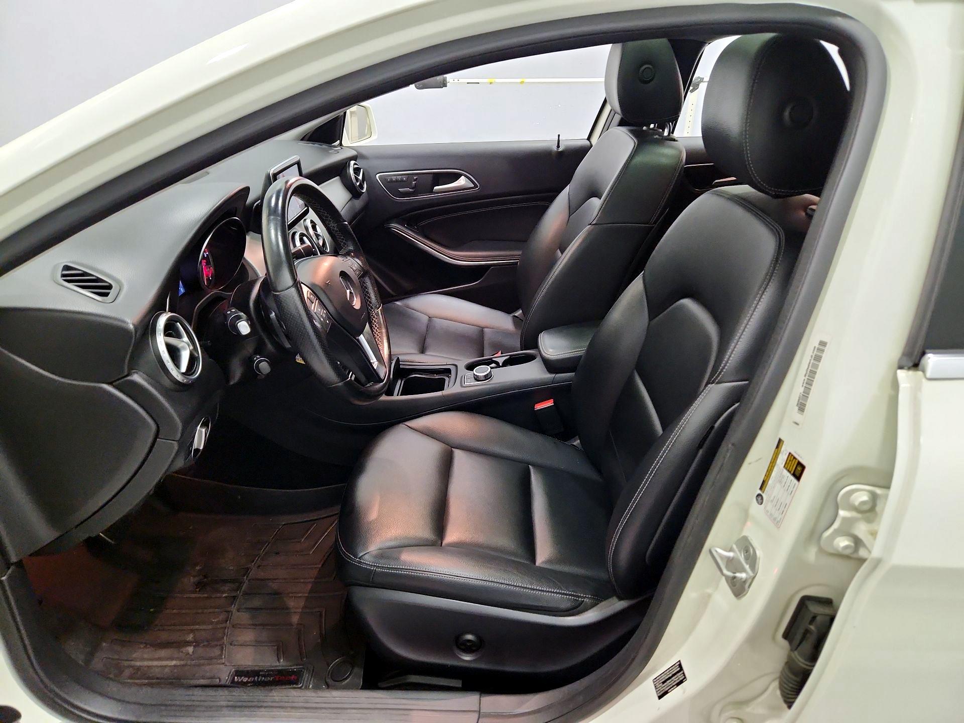 Thumbnail: 2015 Mercedes-Benz GLA - 11