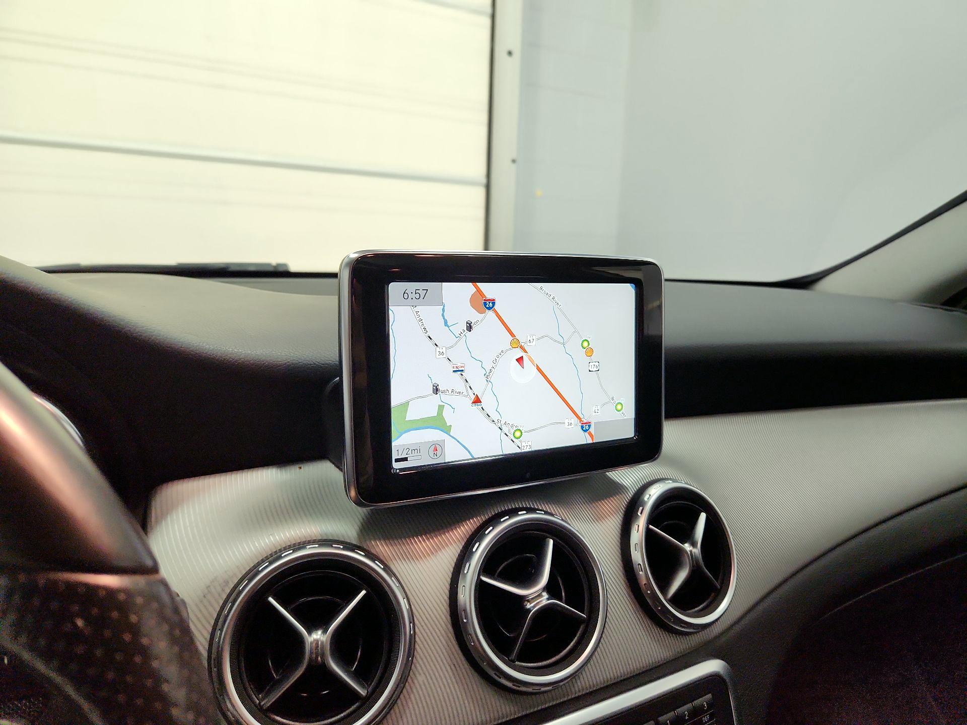 Thumbnail: 2015 Mercedes-Benz GLA - 14