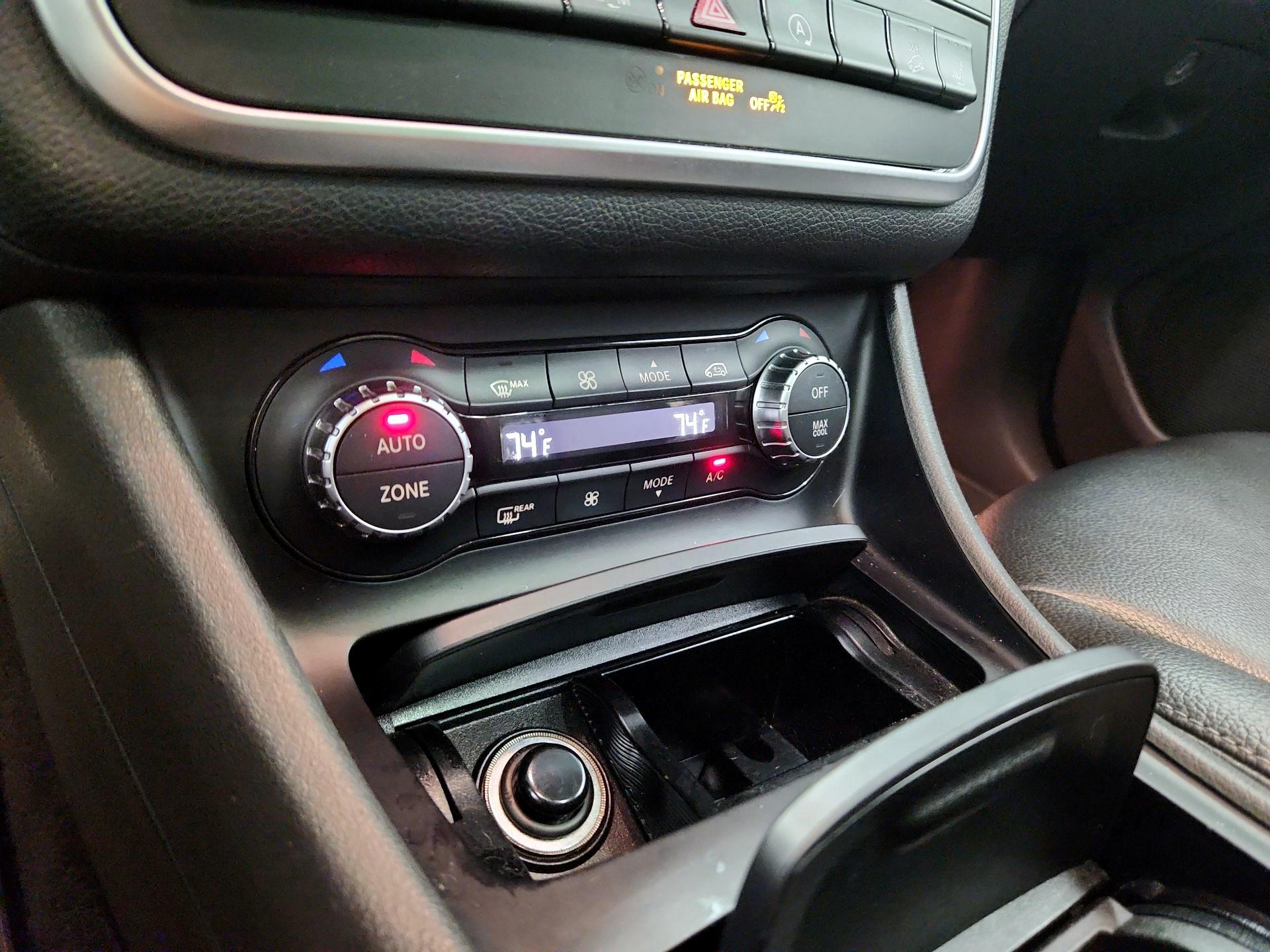 Thumbnail: 2015 Mercedes-Benz GLA - 17