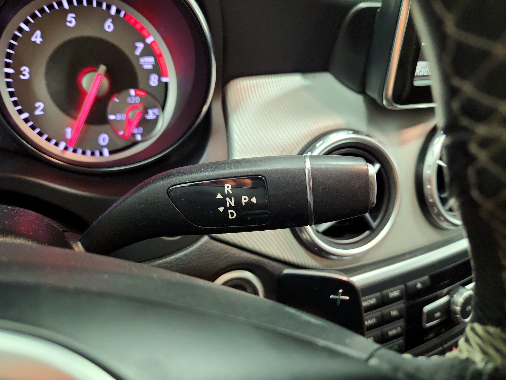 Thumbnail: 2015 Mercedes-Benz GLA - 18