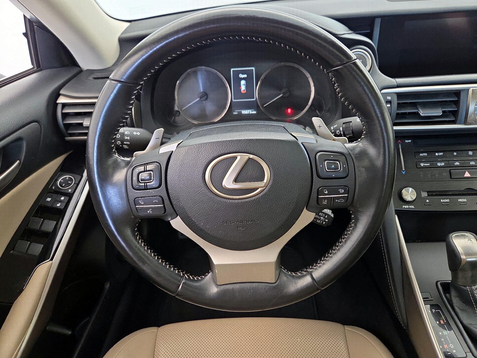 Thumbnail: 2018 Lexus IS - 10