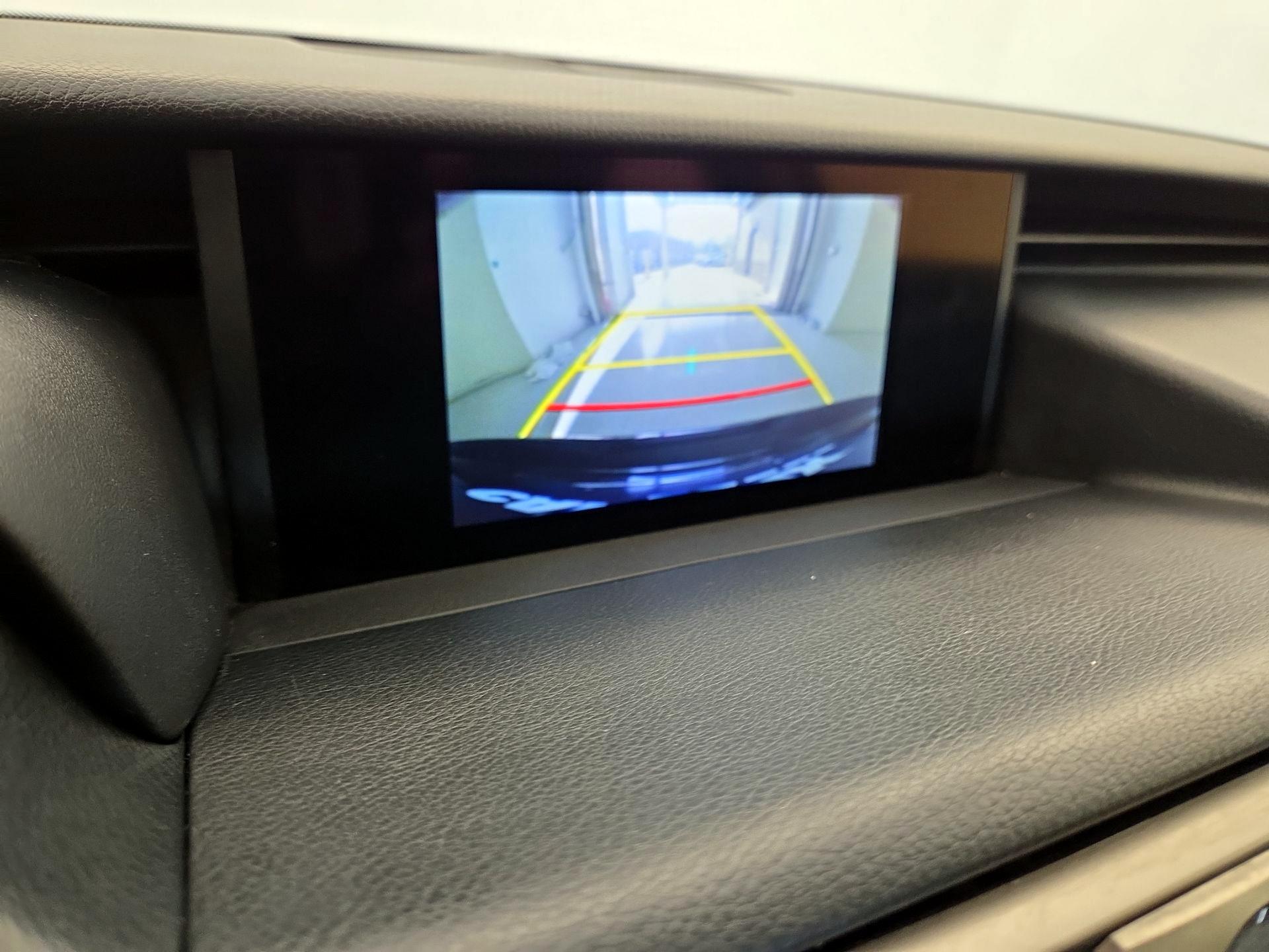 Thumbnail: 2018 Lexus IS - 14