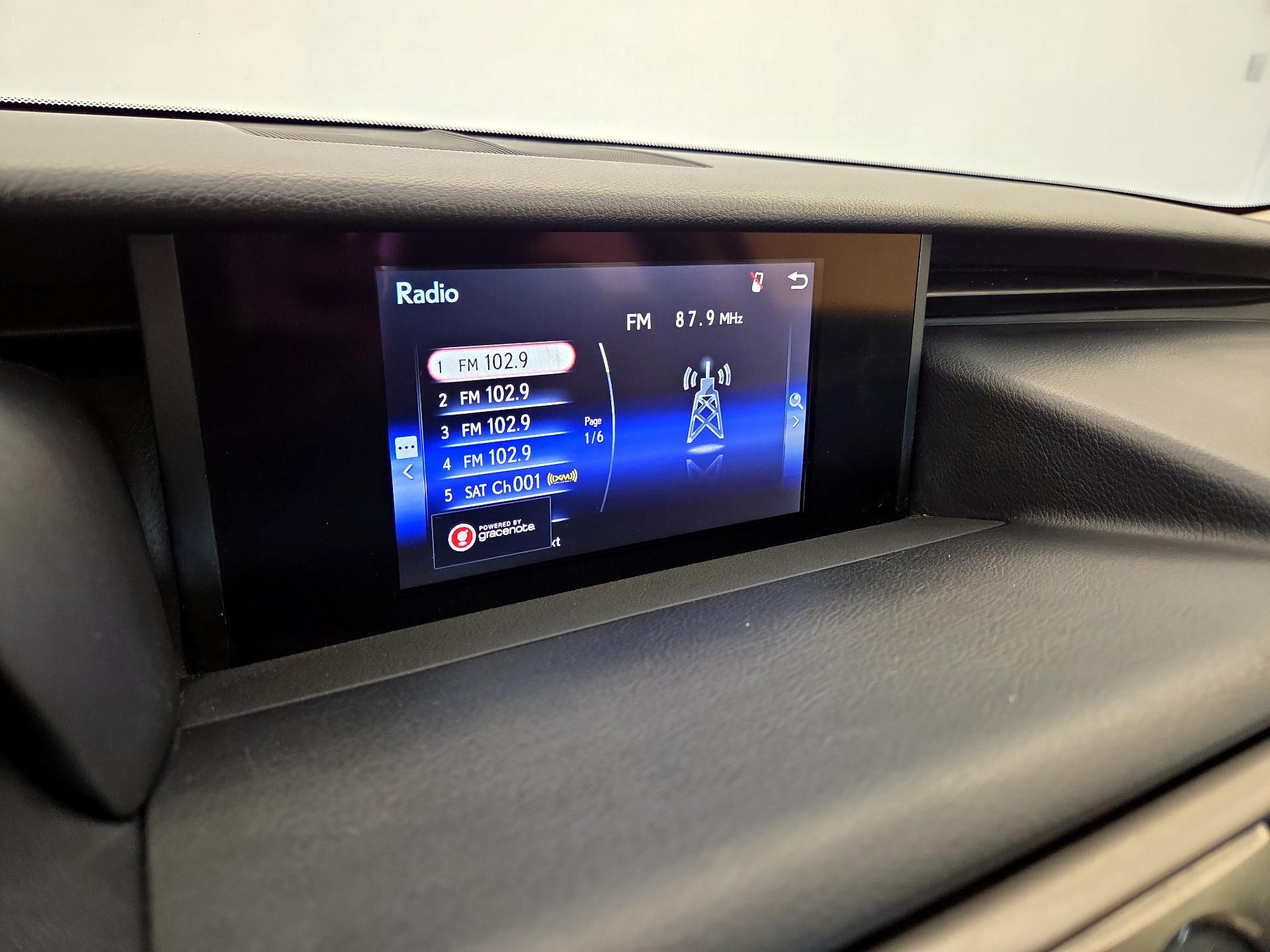 Thumbnail: 2018 Lexus IS - 15