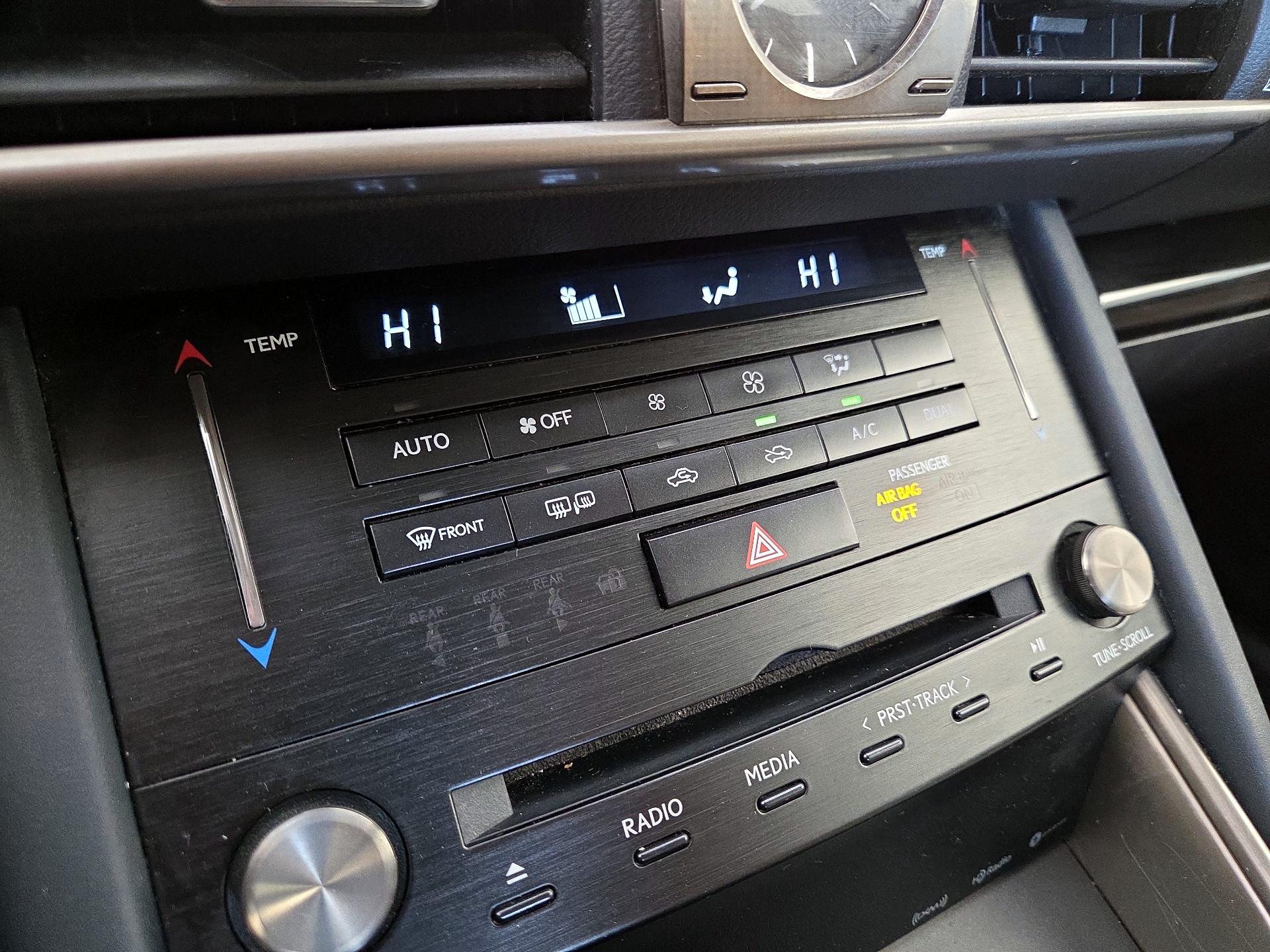 Thumbnail: 2018 Lexus IS - 16