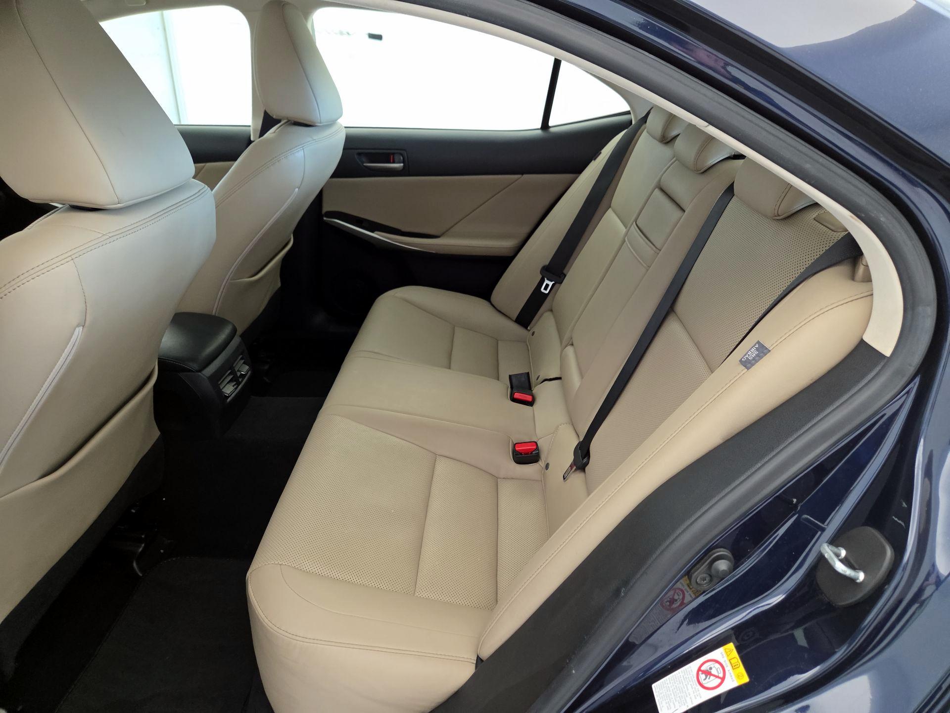 Thumbnail: 2018 Lexus IS - 20