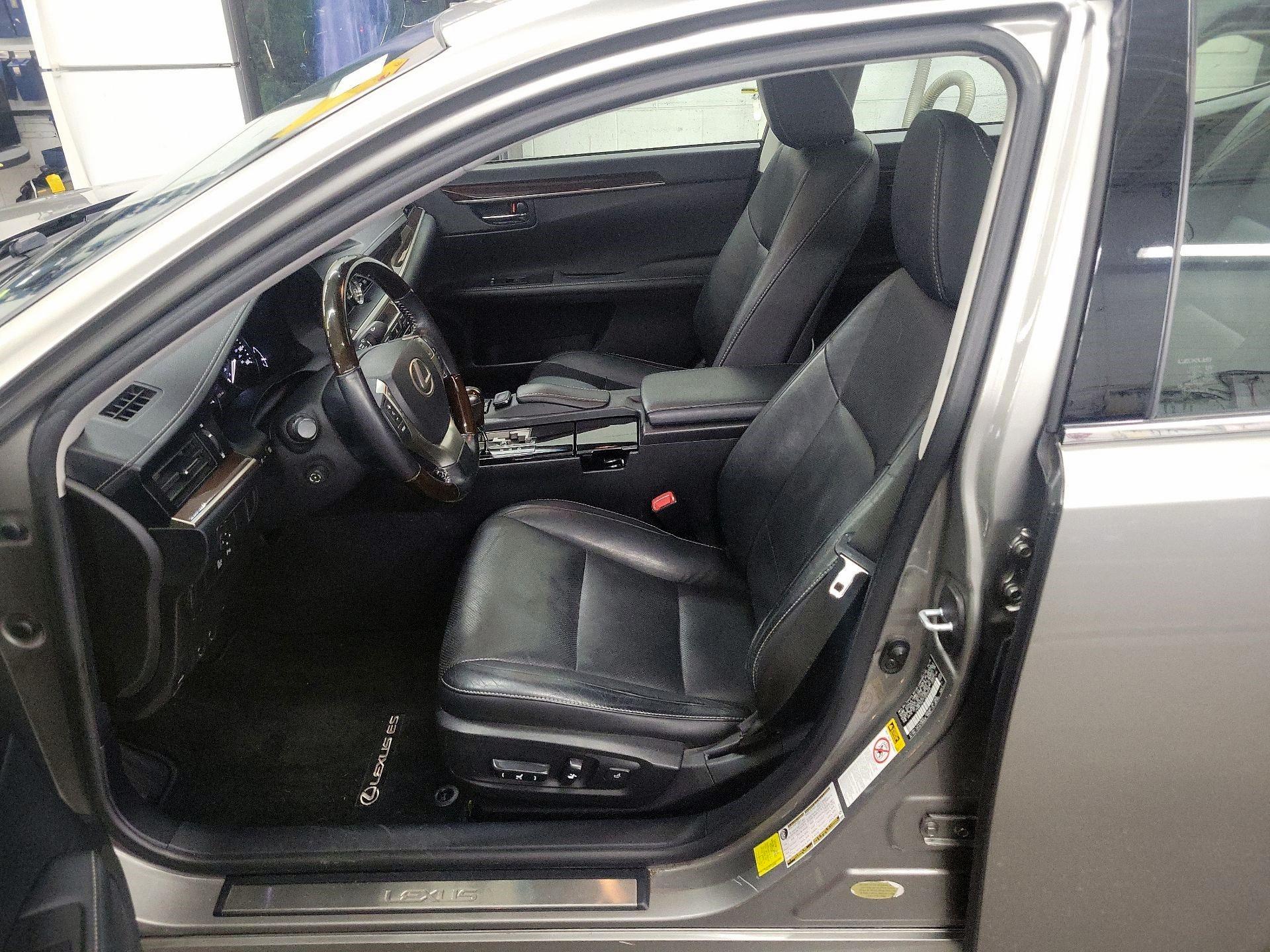 Thumbnail: 2015 Lexus ES - 9